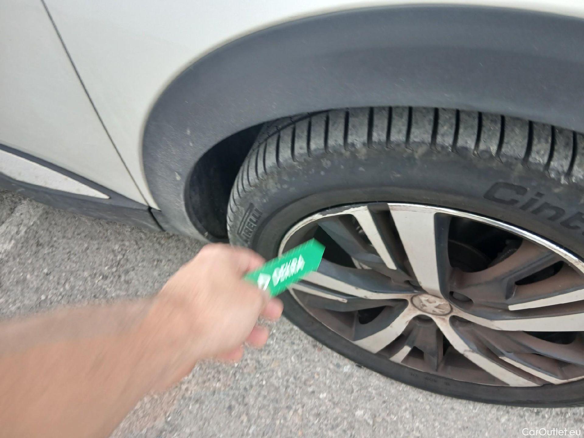  Peugeot  3008 PEUGEOT  / 2020 / 5P / todoterreno 1.5 BlueHDi 96kW S&S GT EAT8 #16