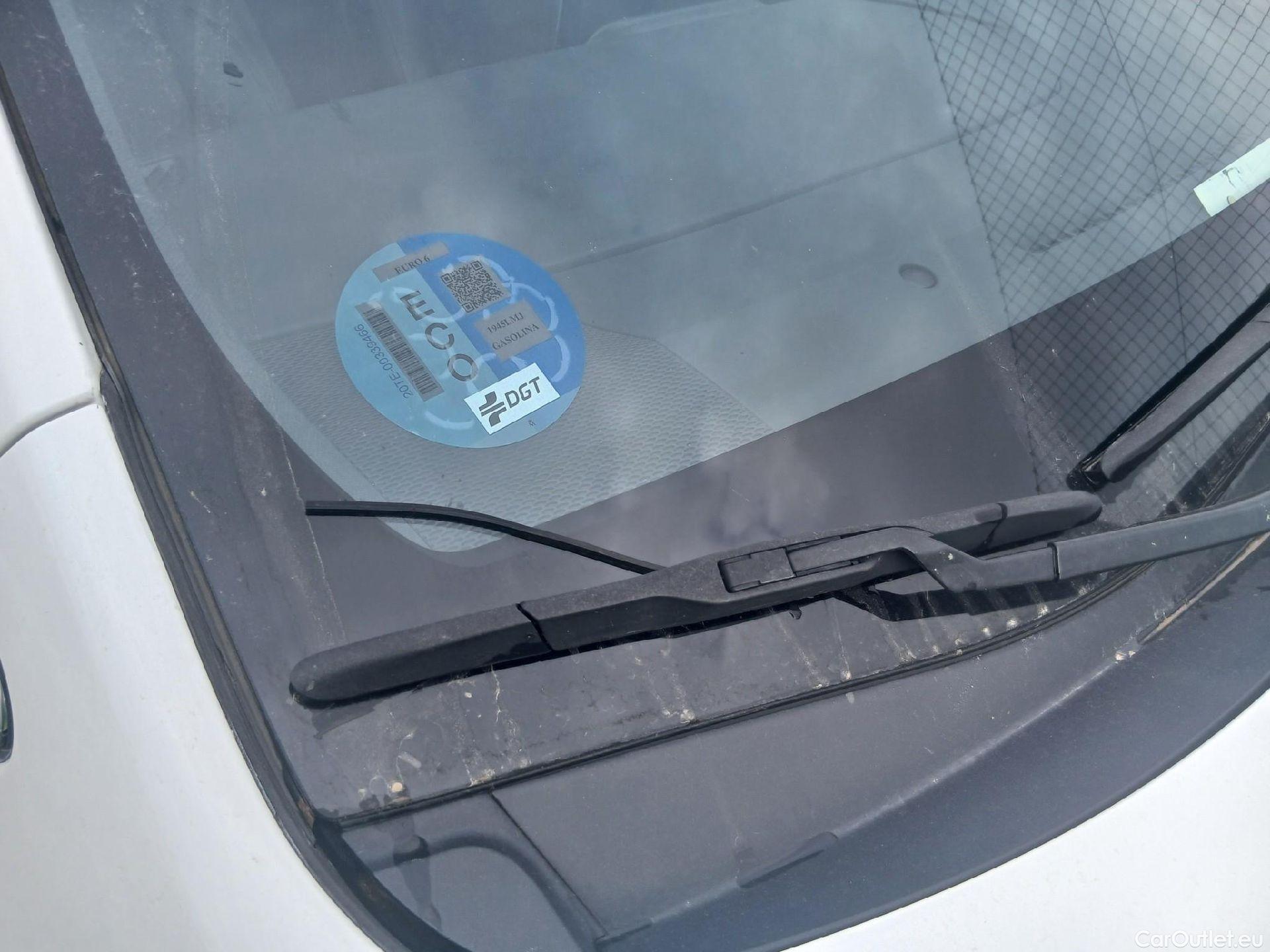  Toyota  Corolla TOYOTA  / 2019 / 5P / familiar 2.0 180H FEEL! E-CVT TOURING SPORT #28