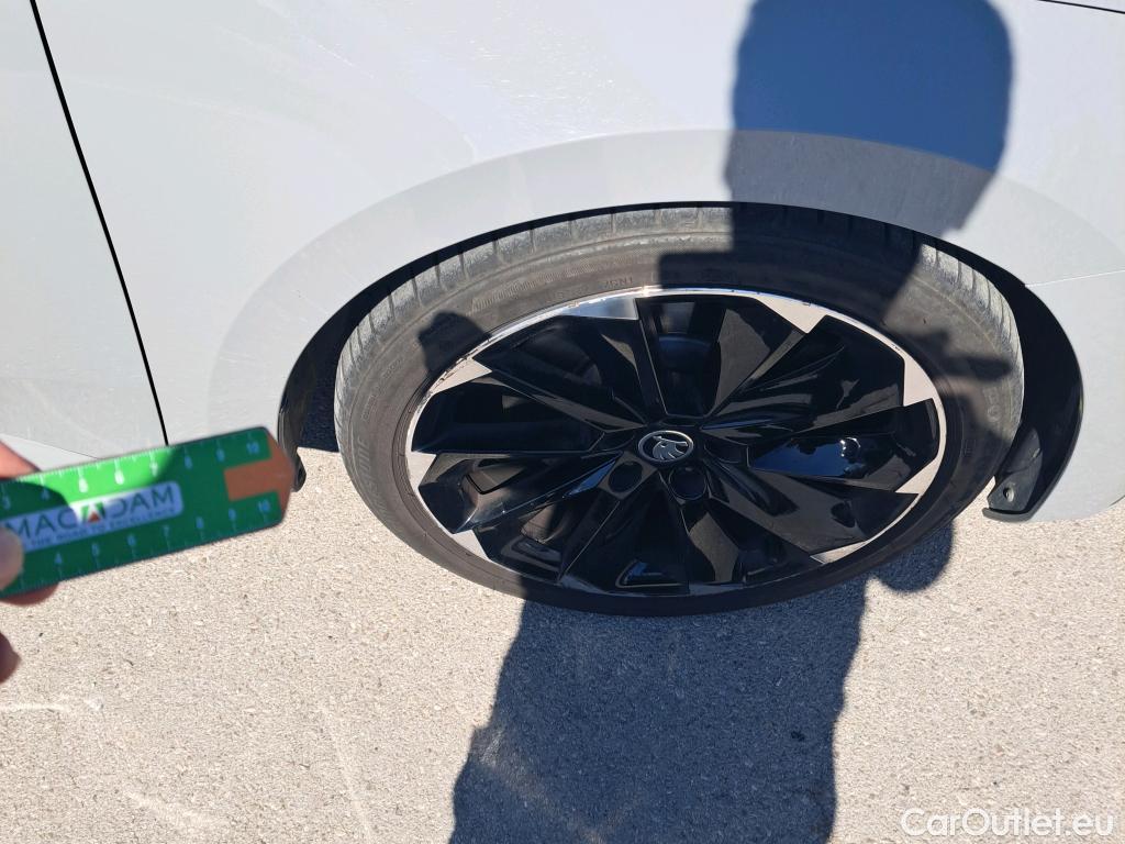  Skoda  Superb SKODA  Combi 2.0 TSI DSG 4x4 Sportline 270 CV #Opcionales 2100€# #5