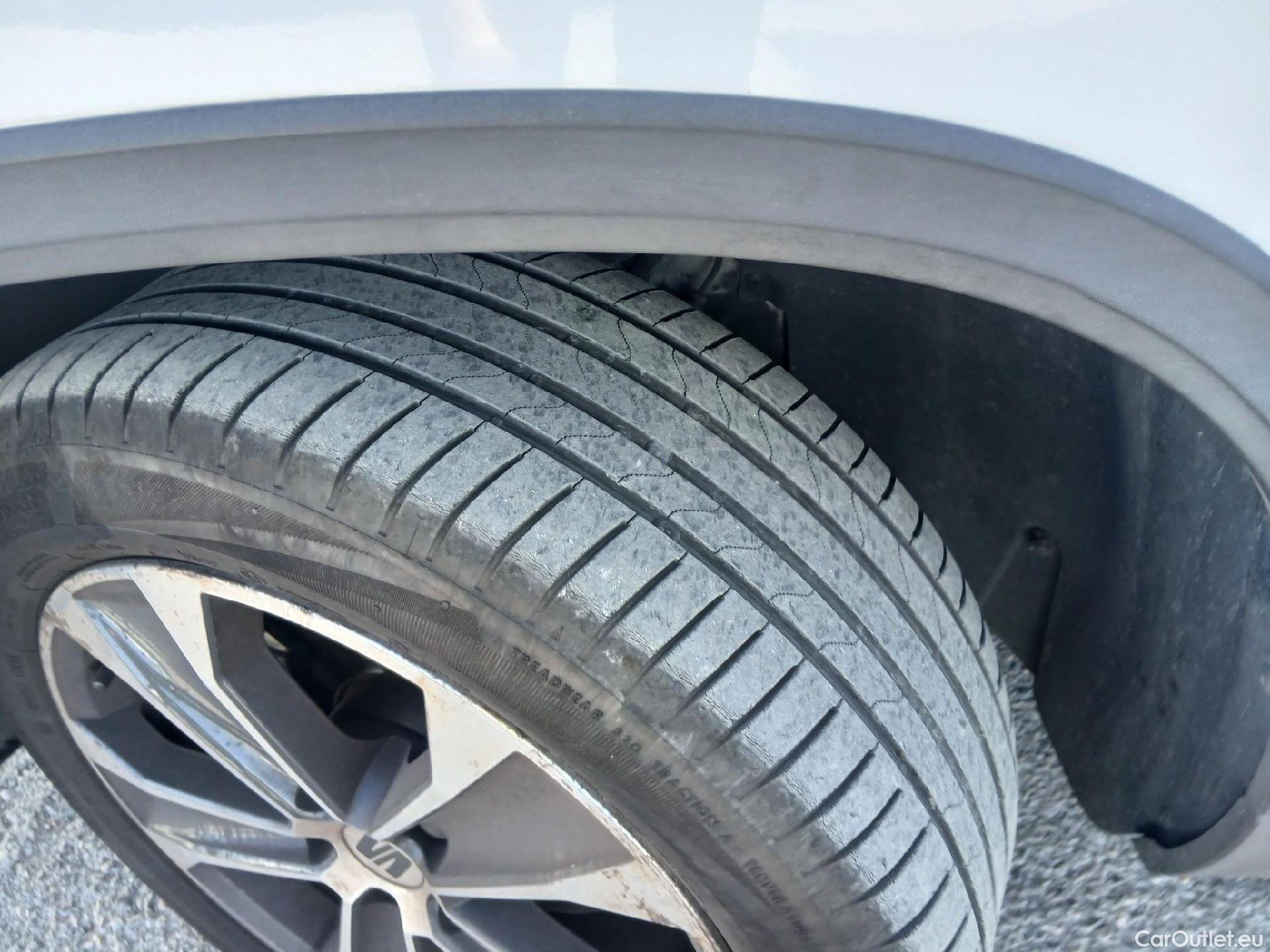  Seat  ATECA SEAT  / 2016 / 5P / todoterreno 1.5 TSI 110kW DSG S&S Style XL(SP) #12