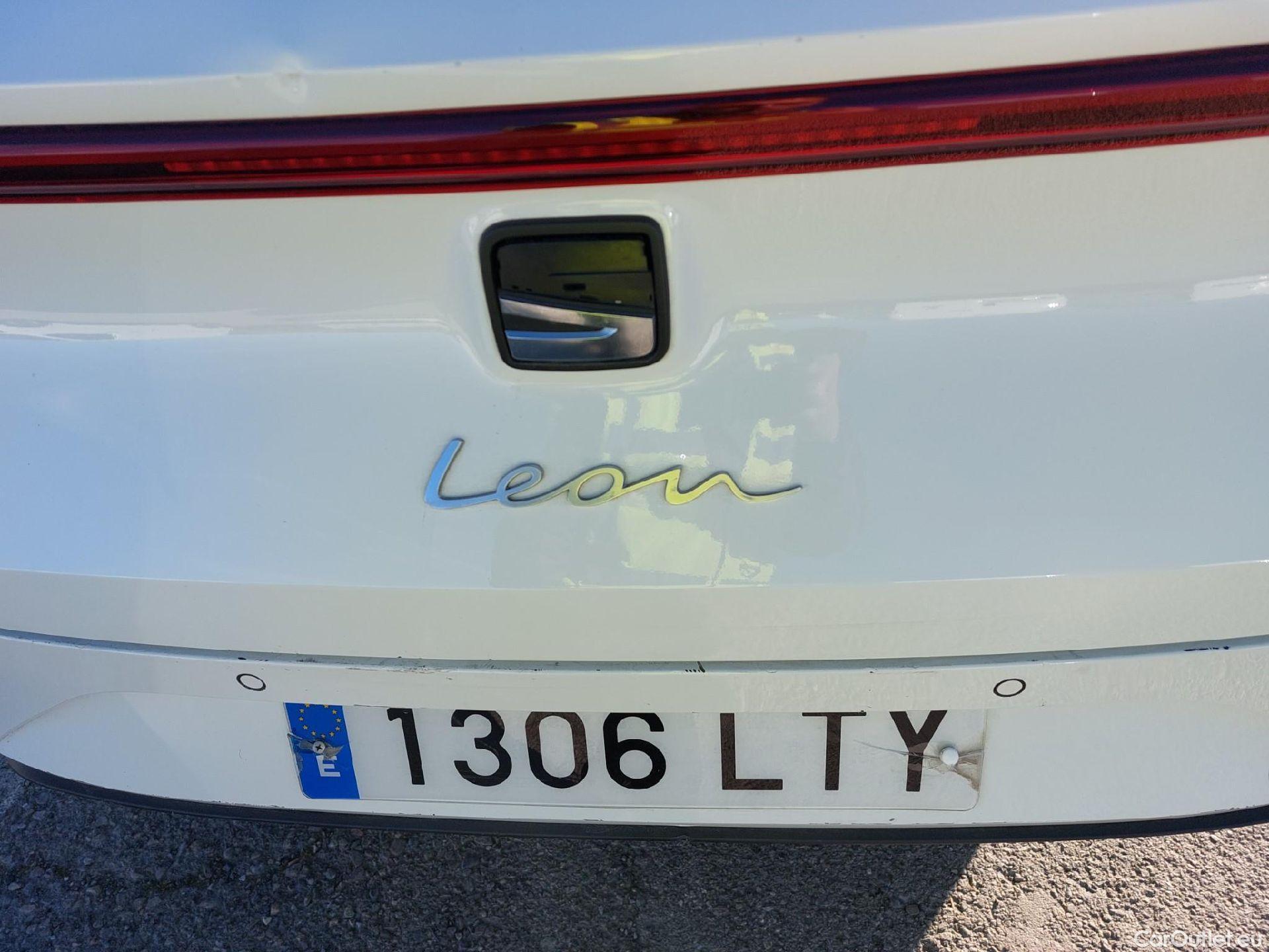  Seat  Leon SEAT Nuevo León / 2020 / 5P / familiar SP 1.4 e-Hybrid DSG S&S Xcellence Go L #21