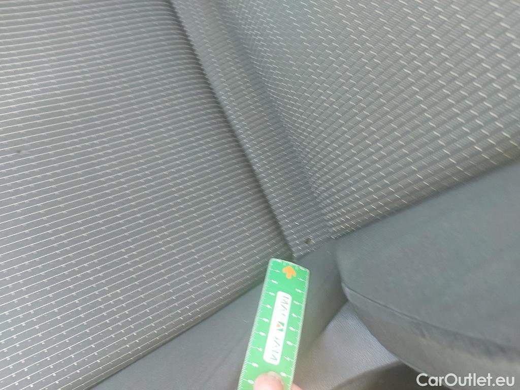  Volkswagen  Golf  VOLKSWAGEN / 2020 / 5P / berlina con portón 2.0 TDI 85kW (115CV) #12