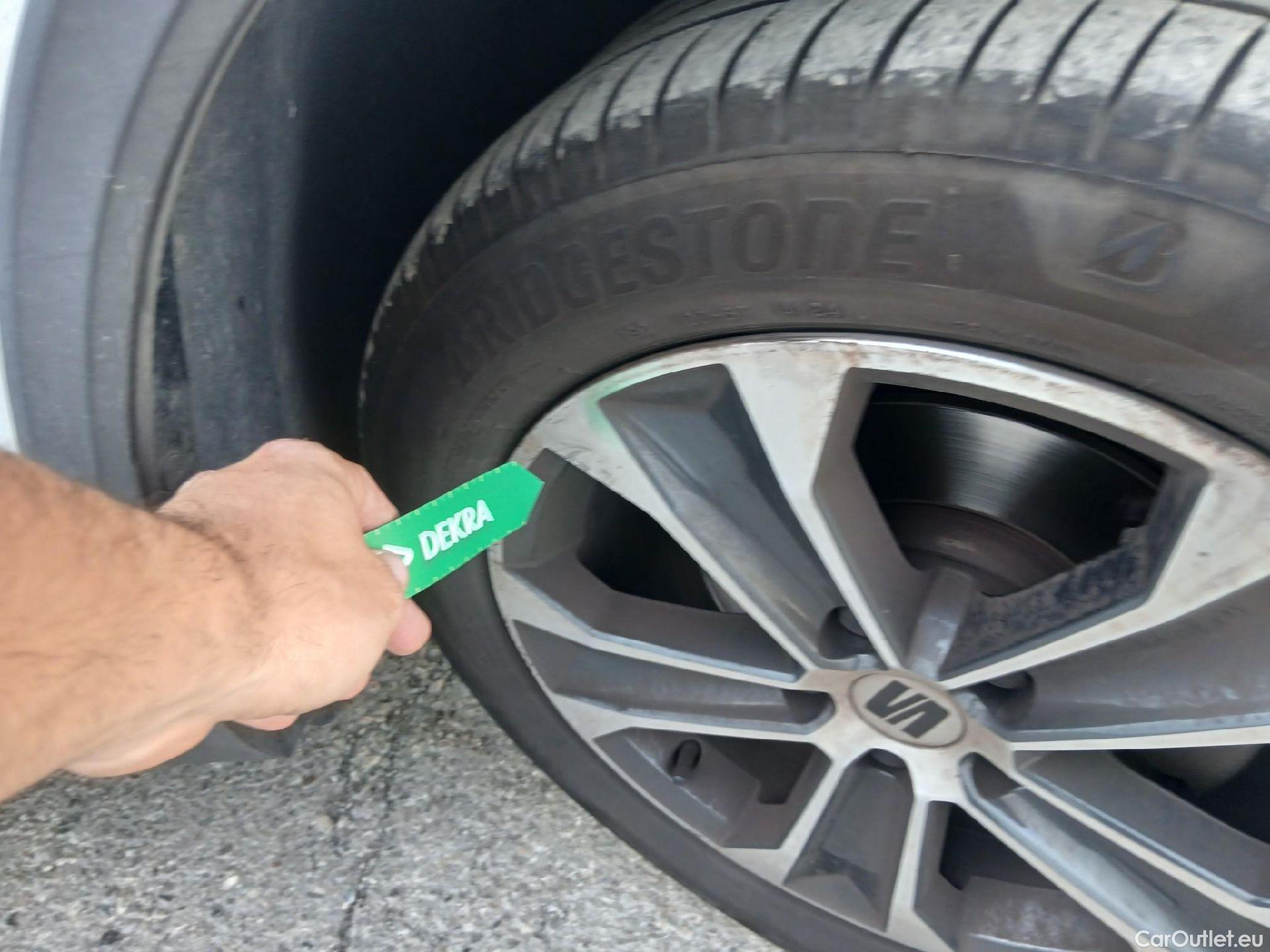  Seat  ATECA SEAT  / 2016 / 5P / todoterreno 1.5 TSI 110kW DSG S&S Style XL(SP) #22