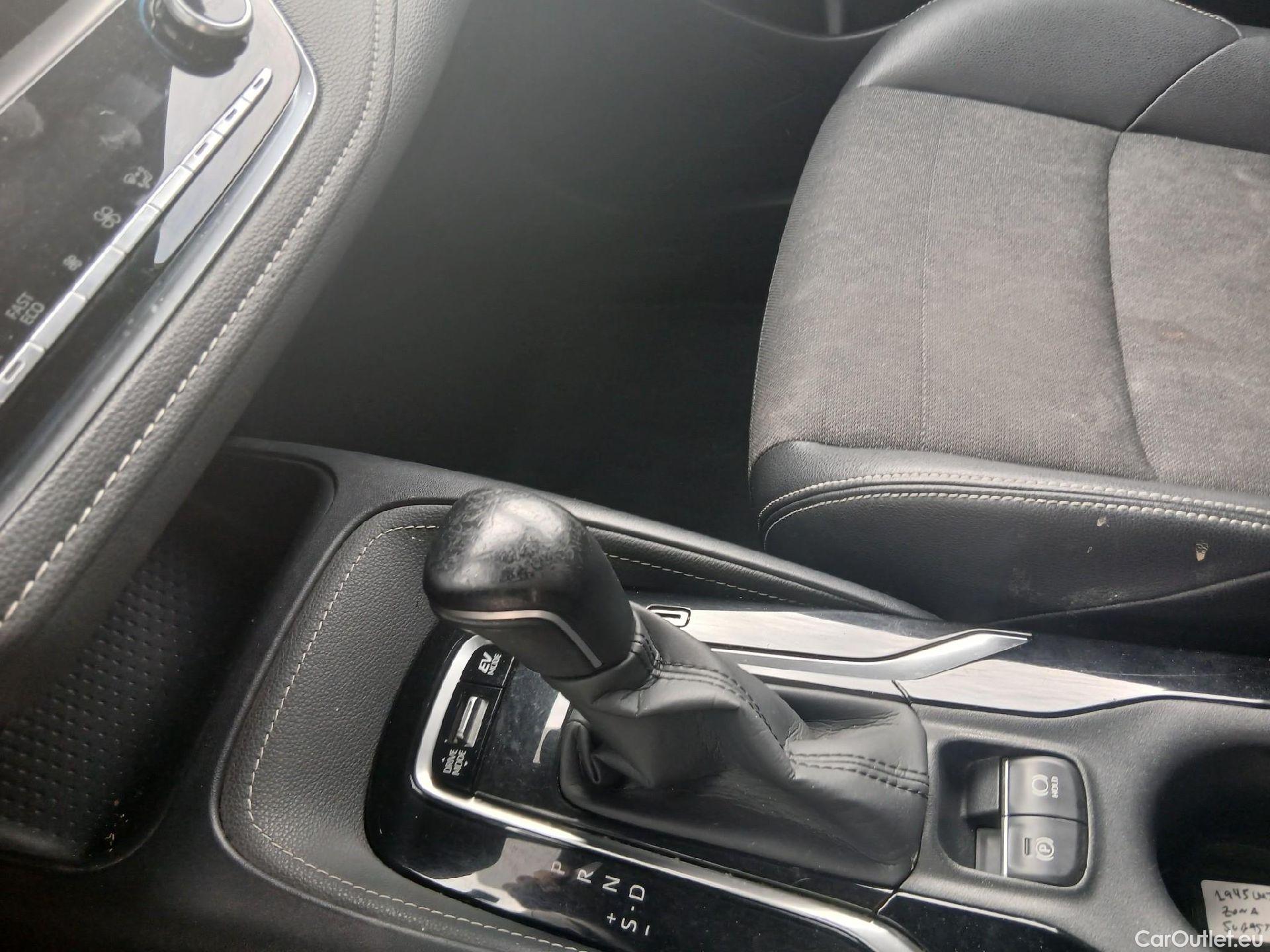  Toyota  Corolla TOYOTA  / 2019 / 5P / familiar 2.0 180H FEEL! E-CVT TOURING SPORT #7