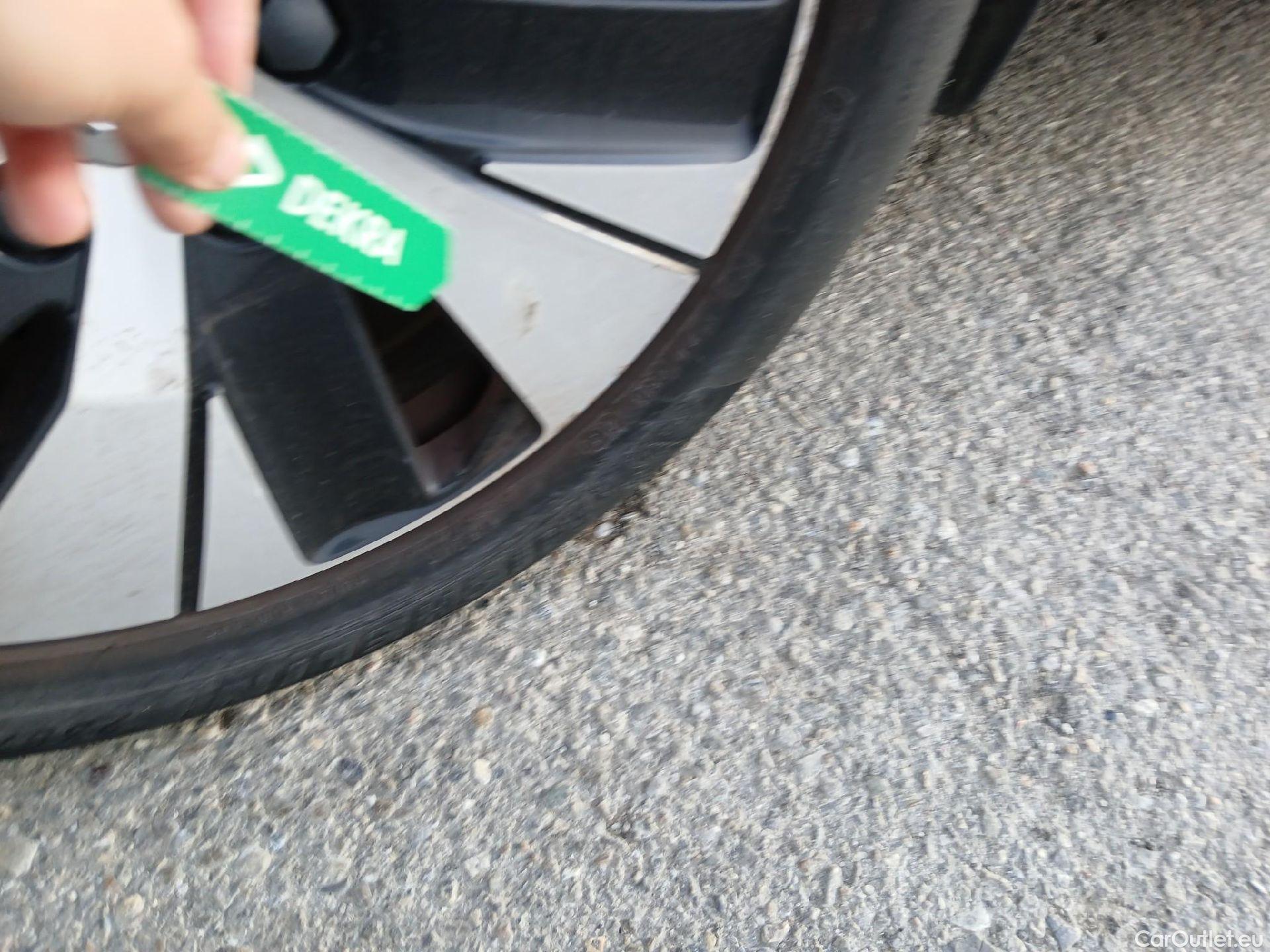  Volvo  XC 40 VOLVO XC40 todoterreno 1.5 T5 Twin Recharge Inscription Ex Auto 260 CV 10 kWh  #33