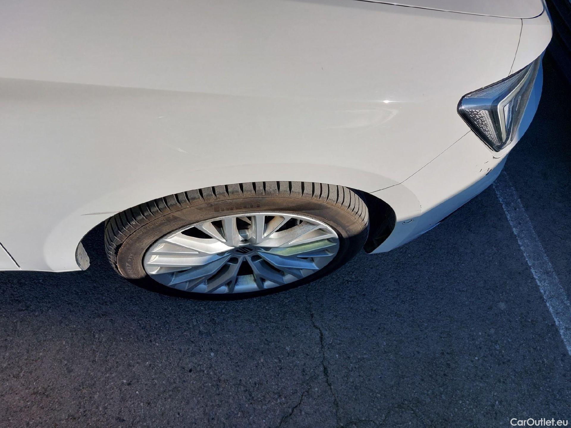  Seat  Leon SEAT Nuevo León / 2020 / 5P / familiar SP 1.4 e-Hybrid DSG S&S Xcellence Go L #28