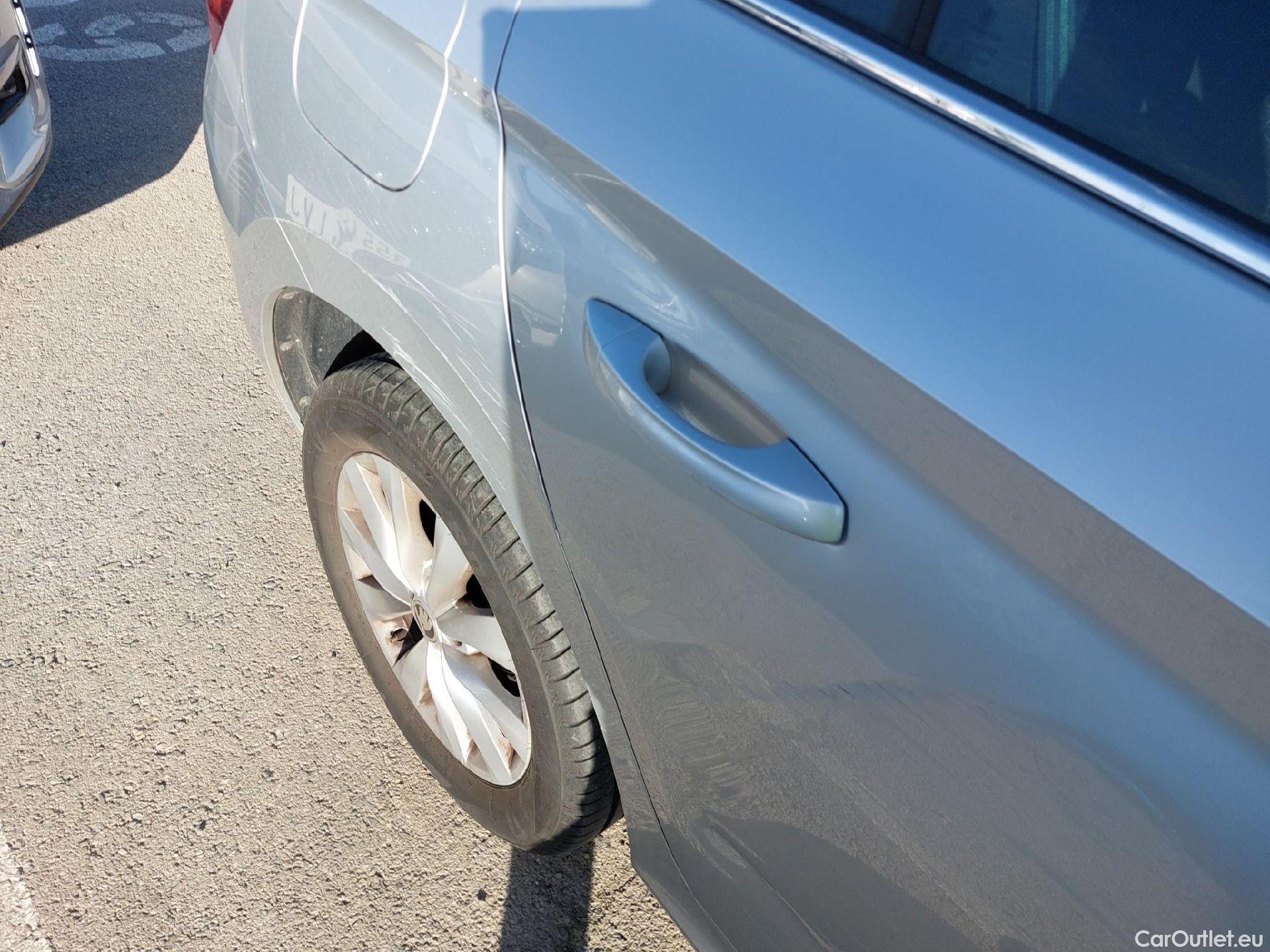  Skoda  KAMIQ SKODA  / 2019 / 5P / todoterreno 1.0 TSI 81kW (110CV) Emotion #32