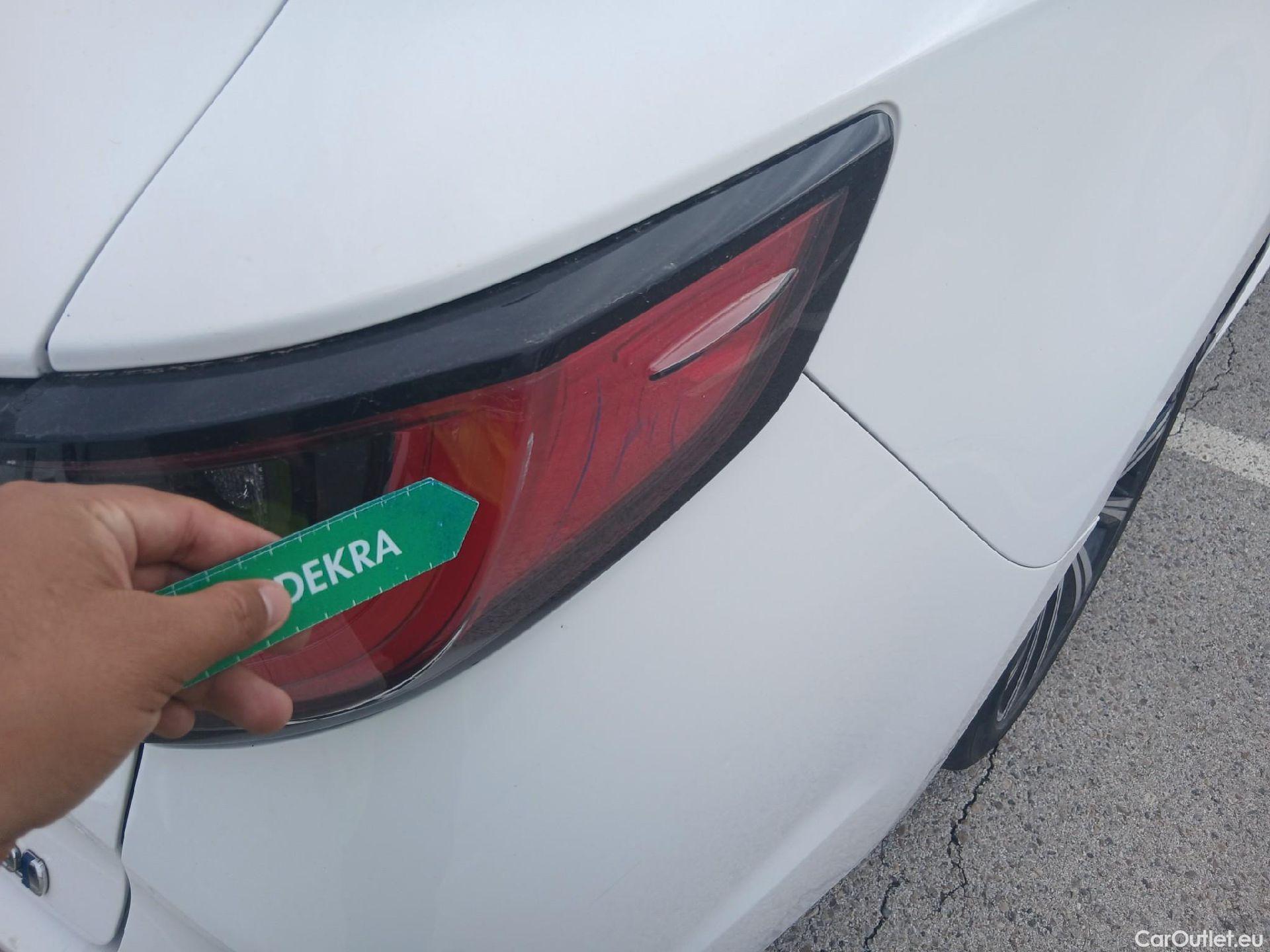  Toyota  Corolla TOYOTA  / 2019 / 5P / familiar 2.0 180H FEEL! E-CVT TOURING SPORT #43