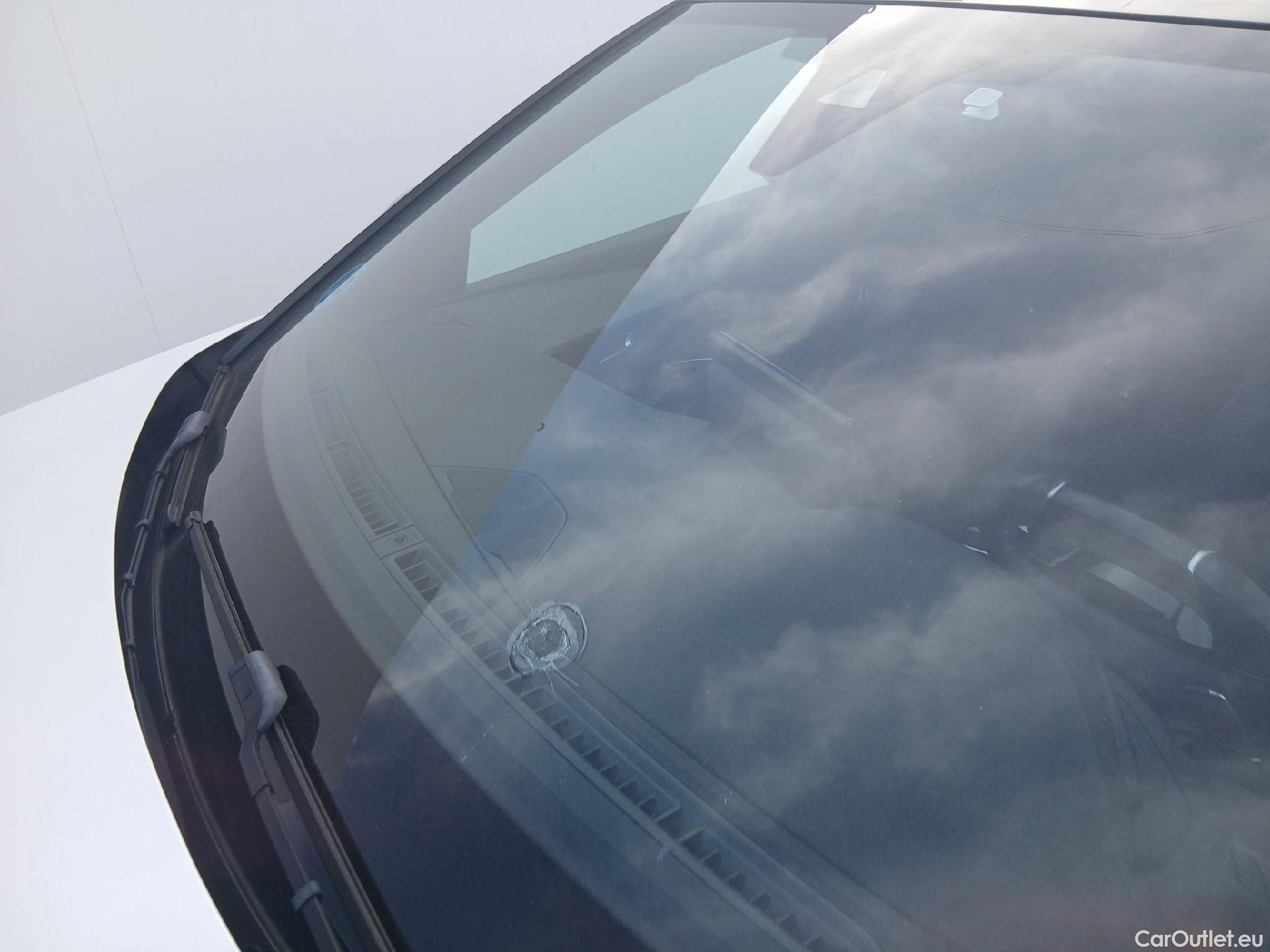  Peugeot  3008 PEUGEOT  / 2020 / 5P / todoterreno 1.5 BlueHDi 96kW S&S GT EAT8 #5