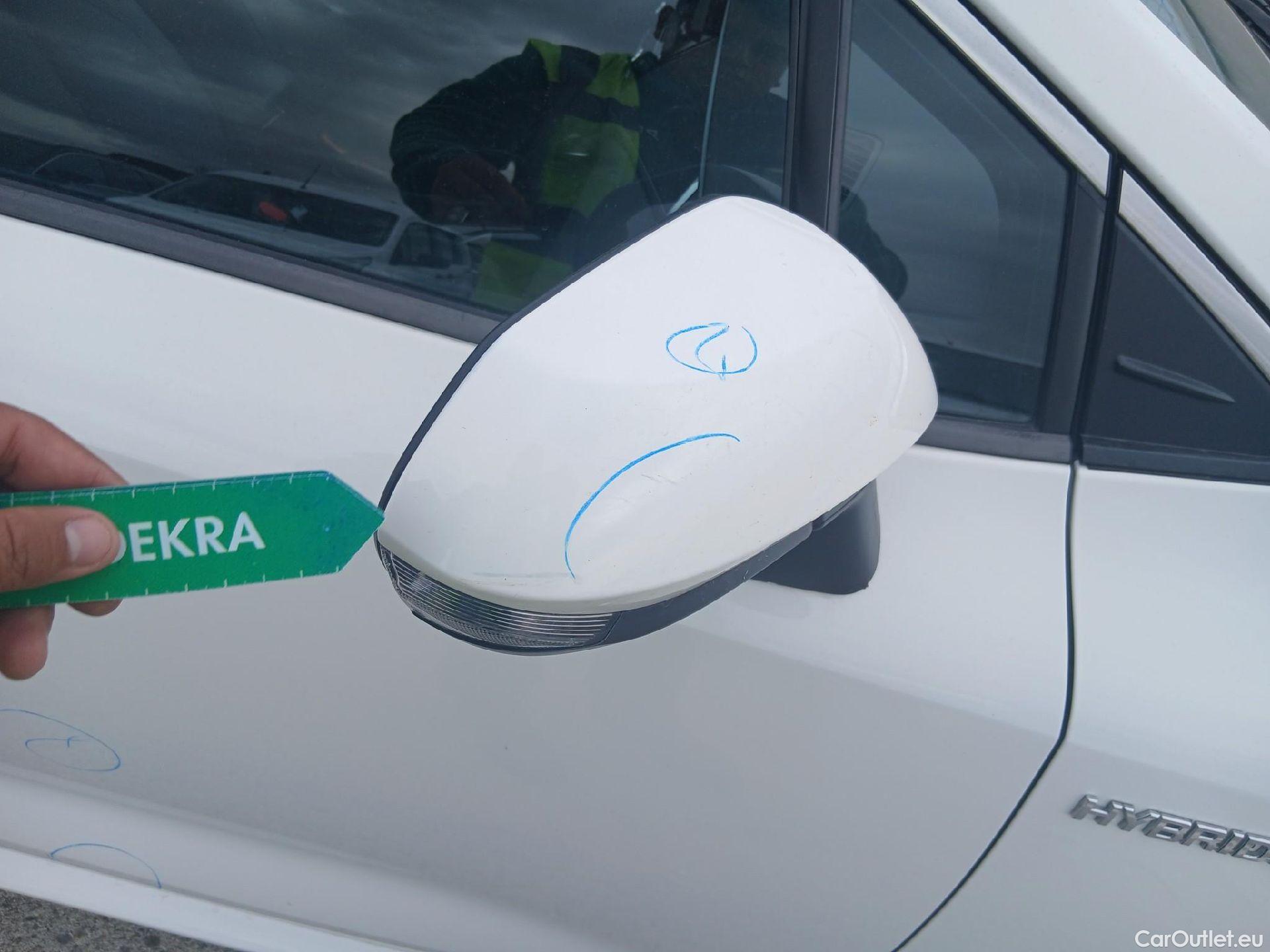  Toyota  Corolla TOYOTA  / 2019 / 5P / familiar 2.0 180H FEEL! E-CVT TOURING SPORT #53