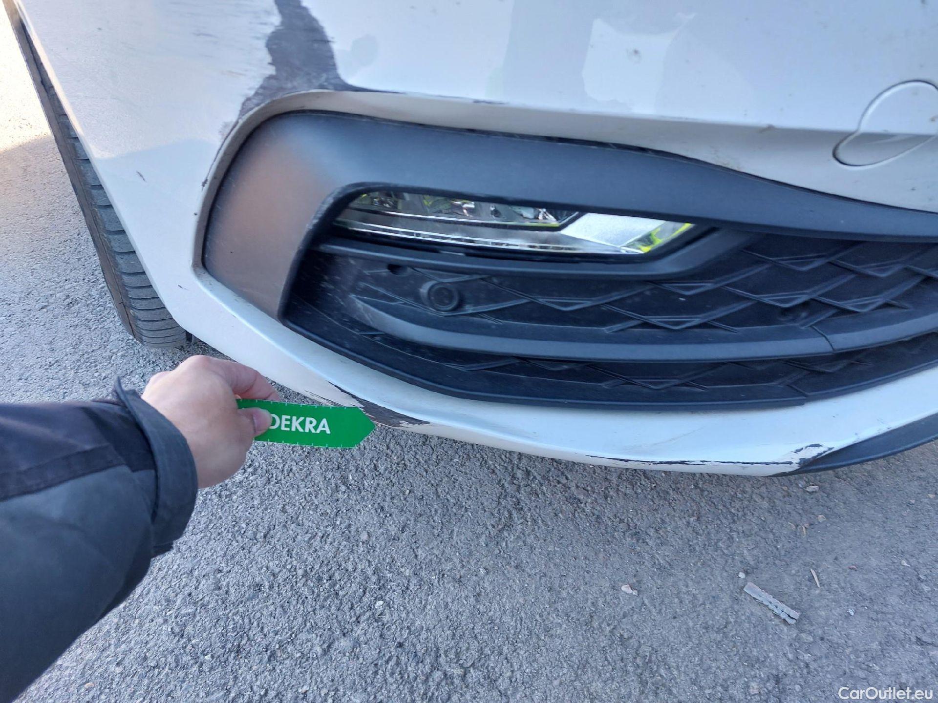  Seat  Leon SEAT Nuevo León / 2020 / 5P / familiar SP 1.4 e-Hybrid DSG S&S Xcellence Go L #3