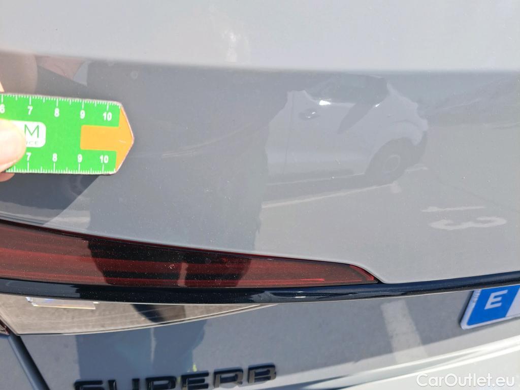  Skoda  Superb SKODA  Combi 2.0 TSI DSG 4x4 Sportline 270 CV #Opcionales 2100€# #31