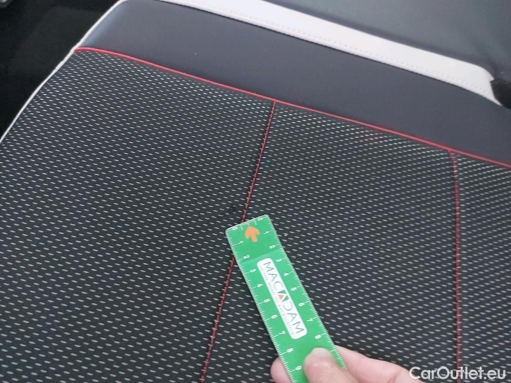  Volkswagen  Tiguan VOLKSWAGEN  / 2020 / 5P / todoterreno Urban Sport 2.0 TDI 110kW (150CV) #2