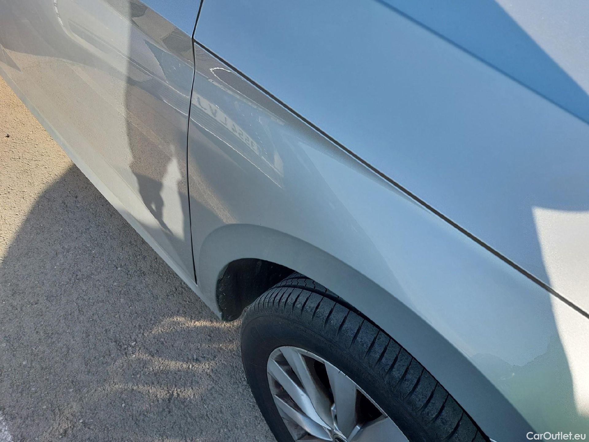  Skoda  KAMIQ SKODA  / 2019 / 5P / todoterreno 1.0 TSI 81kW (110CV) Emotion #26