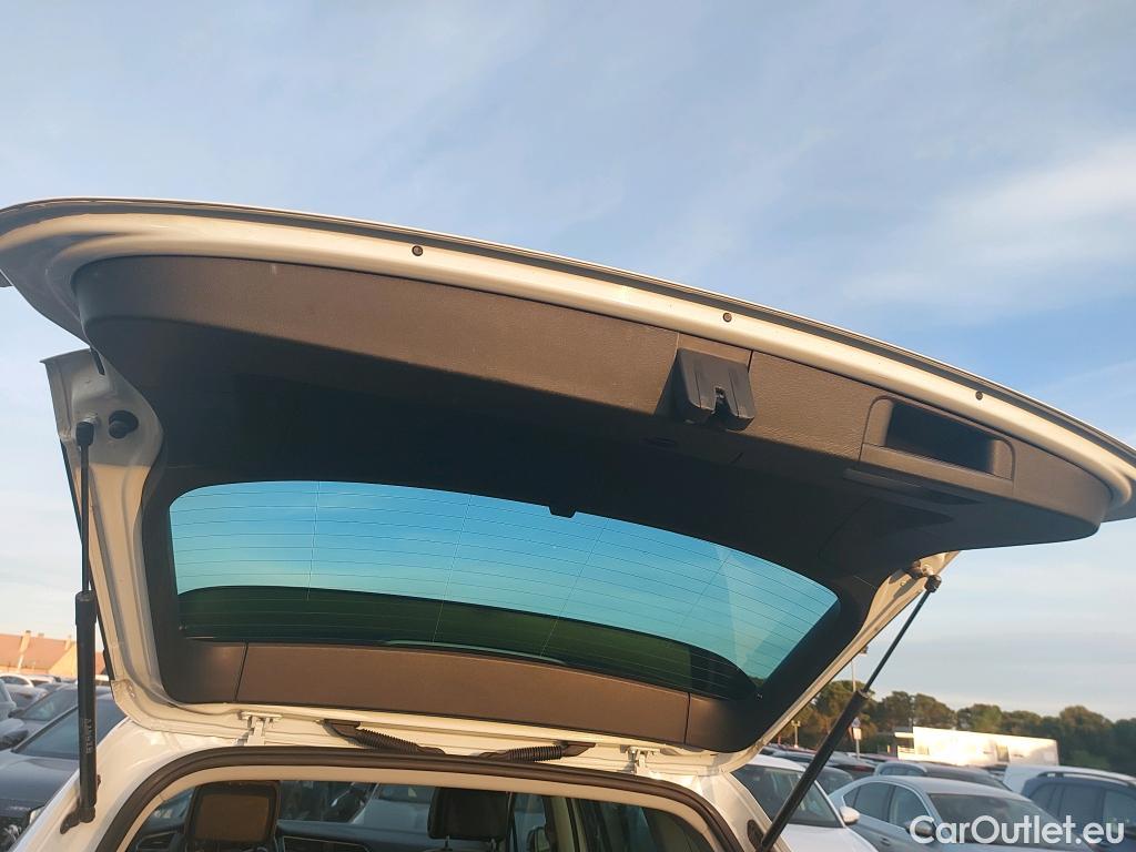  Volkswagen  Tiguan VOLKSWAGEN  / 2020 / 5P / todoterreno Urban Sport 2.0 TDI 110kW (150CV) #5