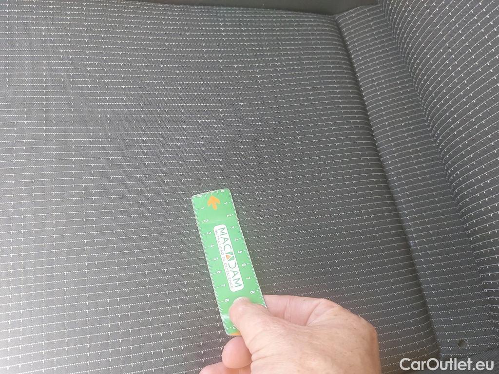  Volkswagen  Golf  VOLKSWAGEN / 2020 / 5P / berlina con portón 2.0 TDI 85kW (115CV) #11