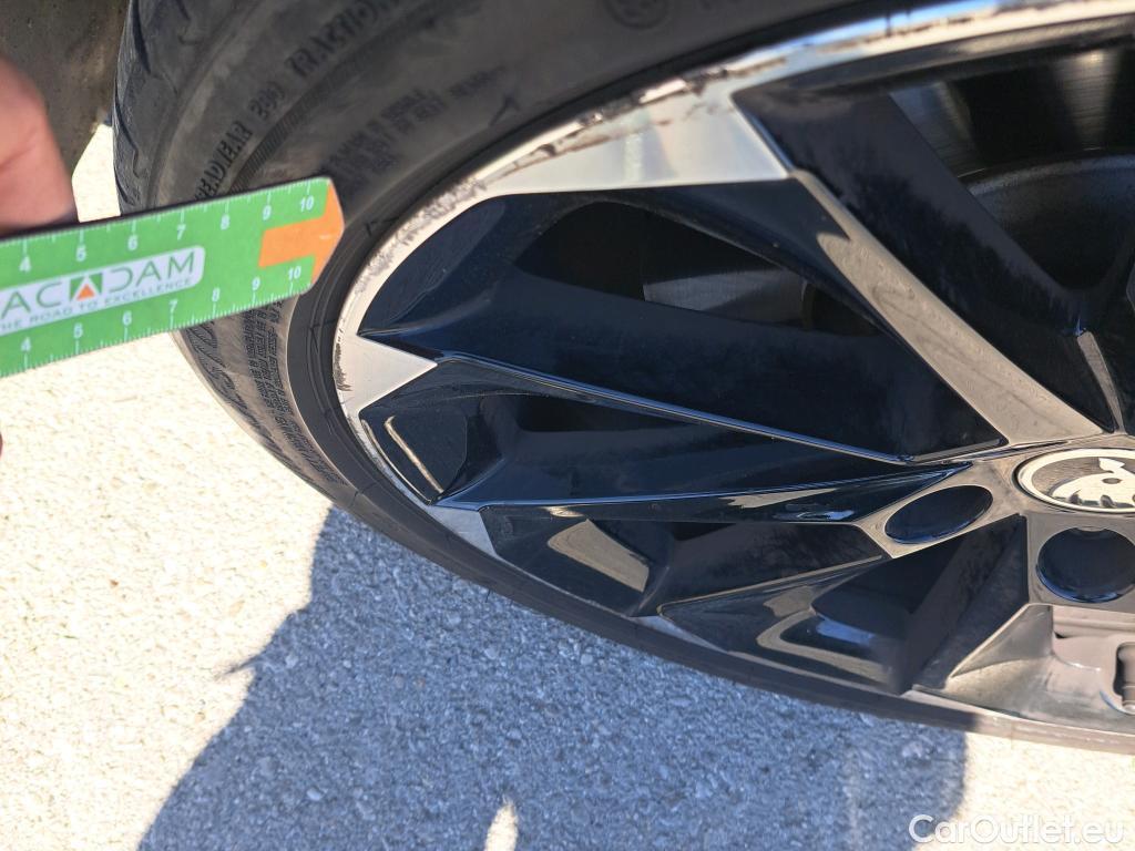  Skoda  Superb SKODA  Combi 2.0 TSI DSG 4x4 Sportline 270 CV #Opcionales 2100€# #6