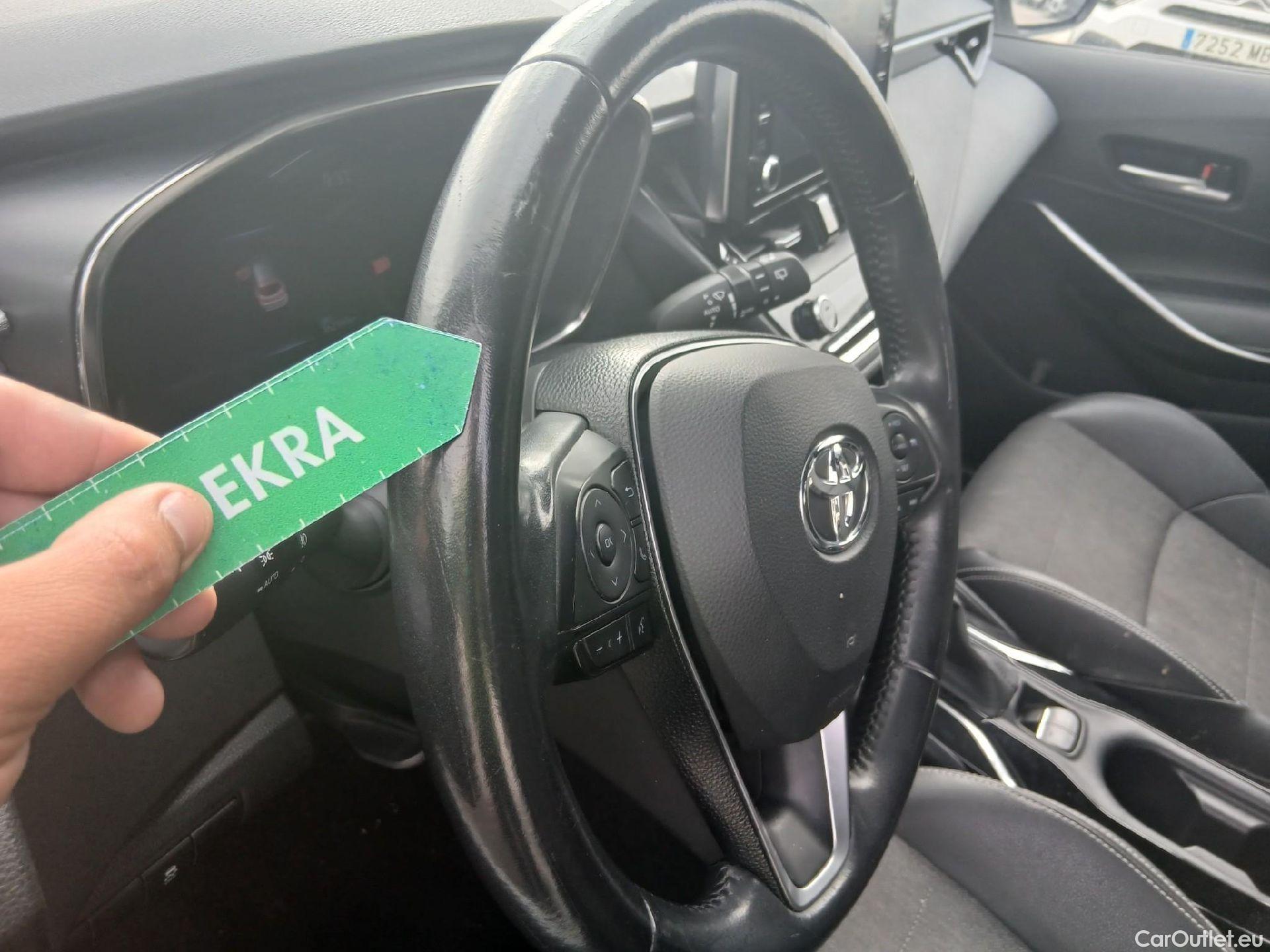  Toyota  Corolla TOYOTA  / 2019 / 5P / familiar 2.0 180H FEEL! E-CVT TOURING SPORT #6