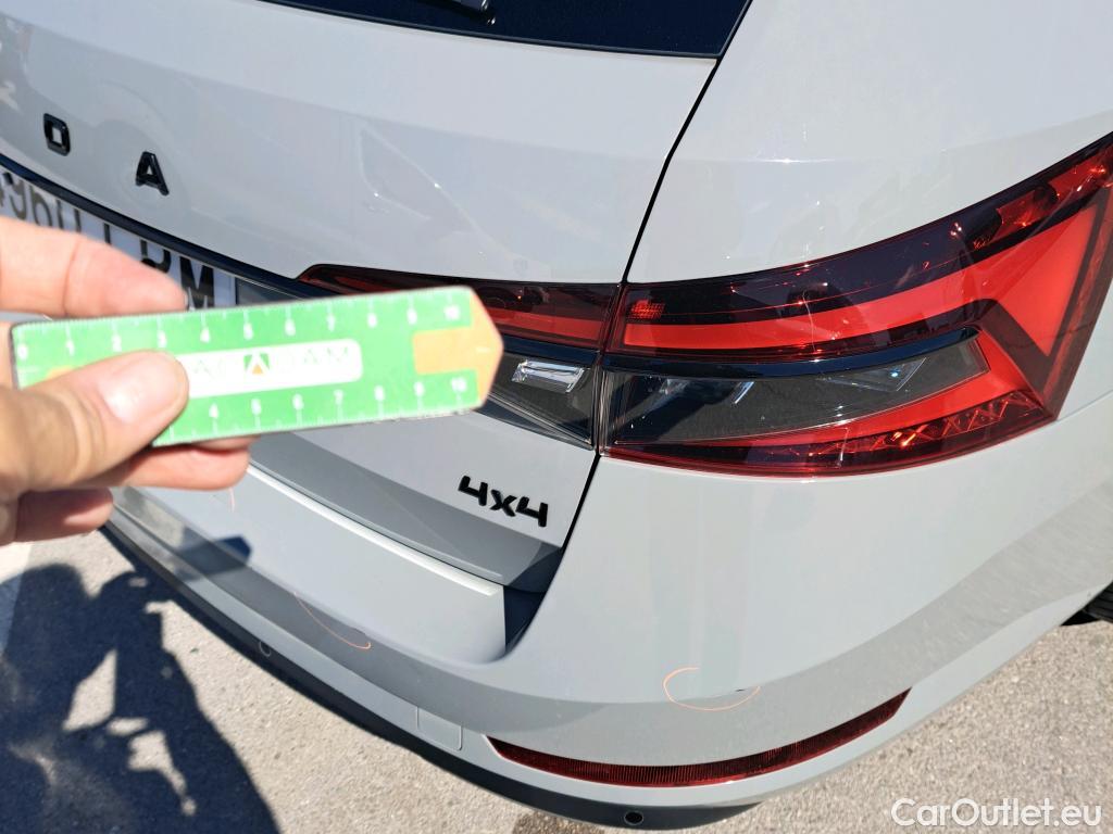  Skoda  Superb SKODA  Combi 2.0 TSI DSG 4x4 Sportline 270 CV #Opcionales 2100€# #1