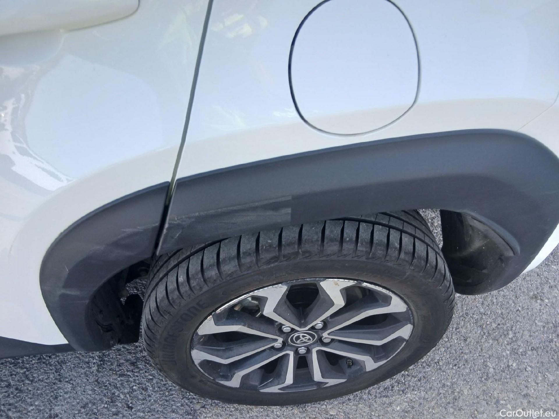  Toyota  Yaris Cross TOYOTA  / 2021 / 5P / todoterreno 1.5 120H Active Tech #10