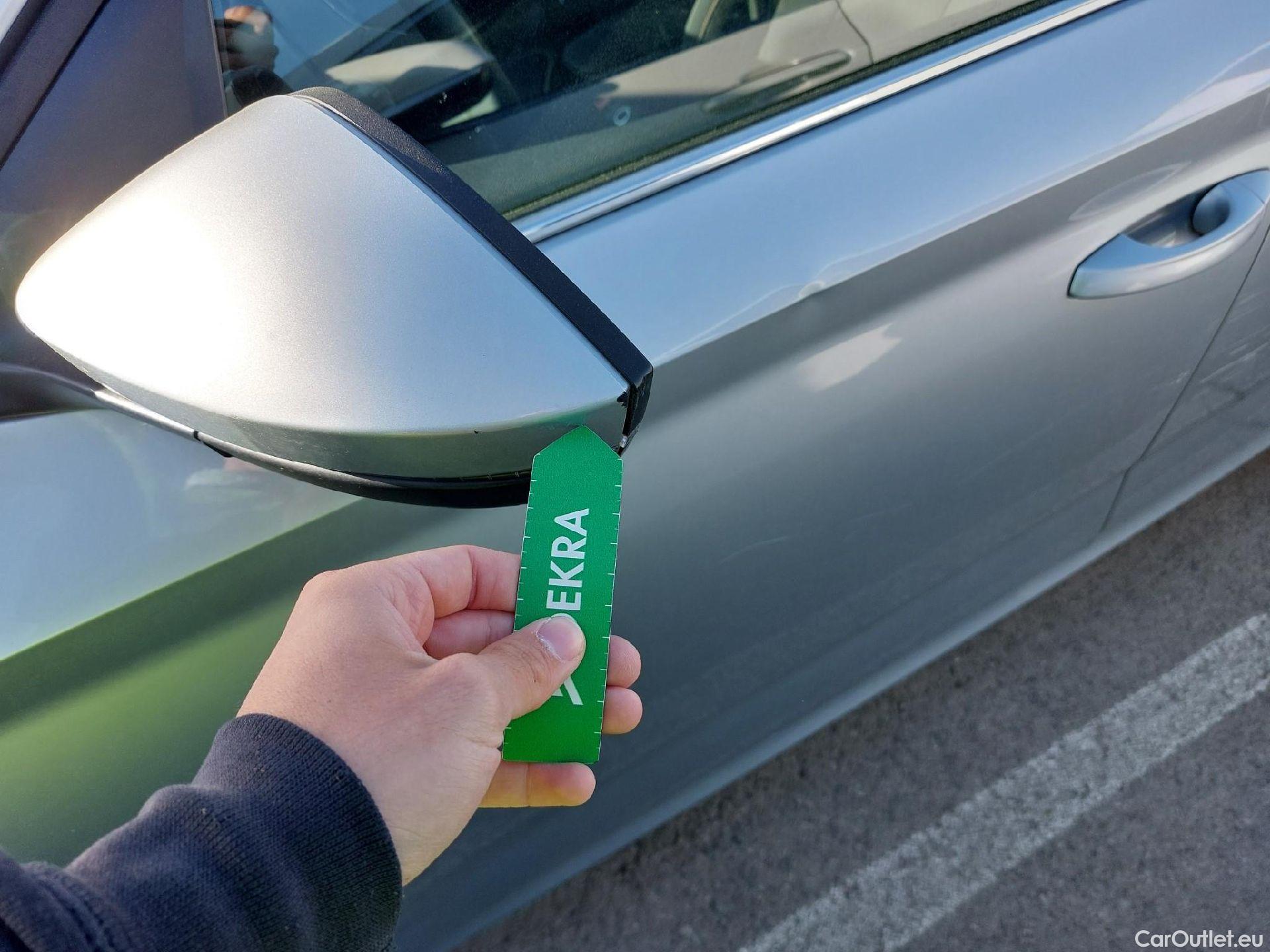  Skoda  KAMIQ SKODA  / 2019 / 5P / todoterreno 1.0 TSI 81kW (110CV) Emotion #9