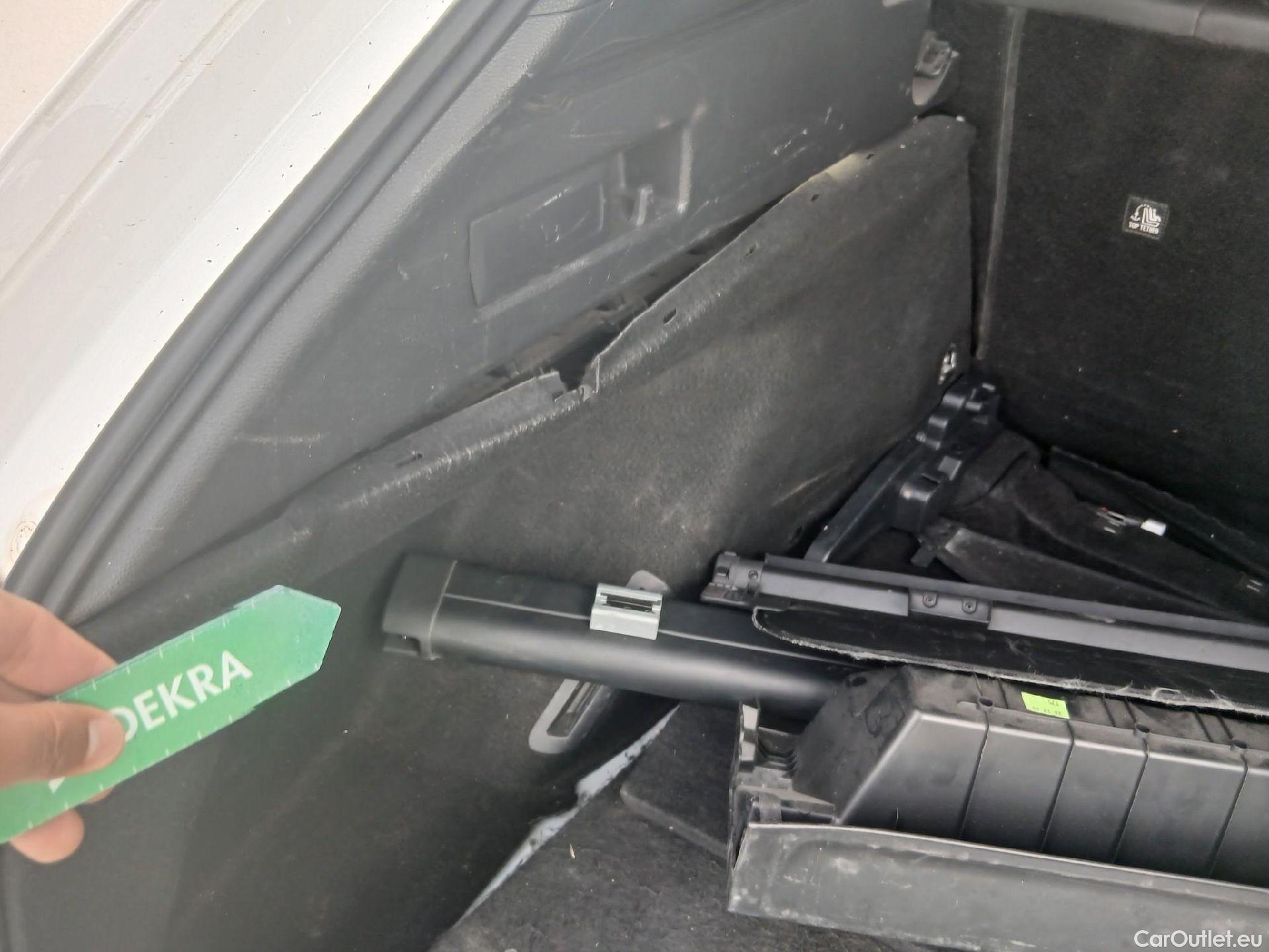  Toyota  Corolla TOYOTA  / 2019 / 5P / familiar 2.0 180H FEEL! E-CVT TOURING SPORT #16