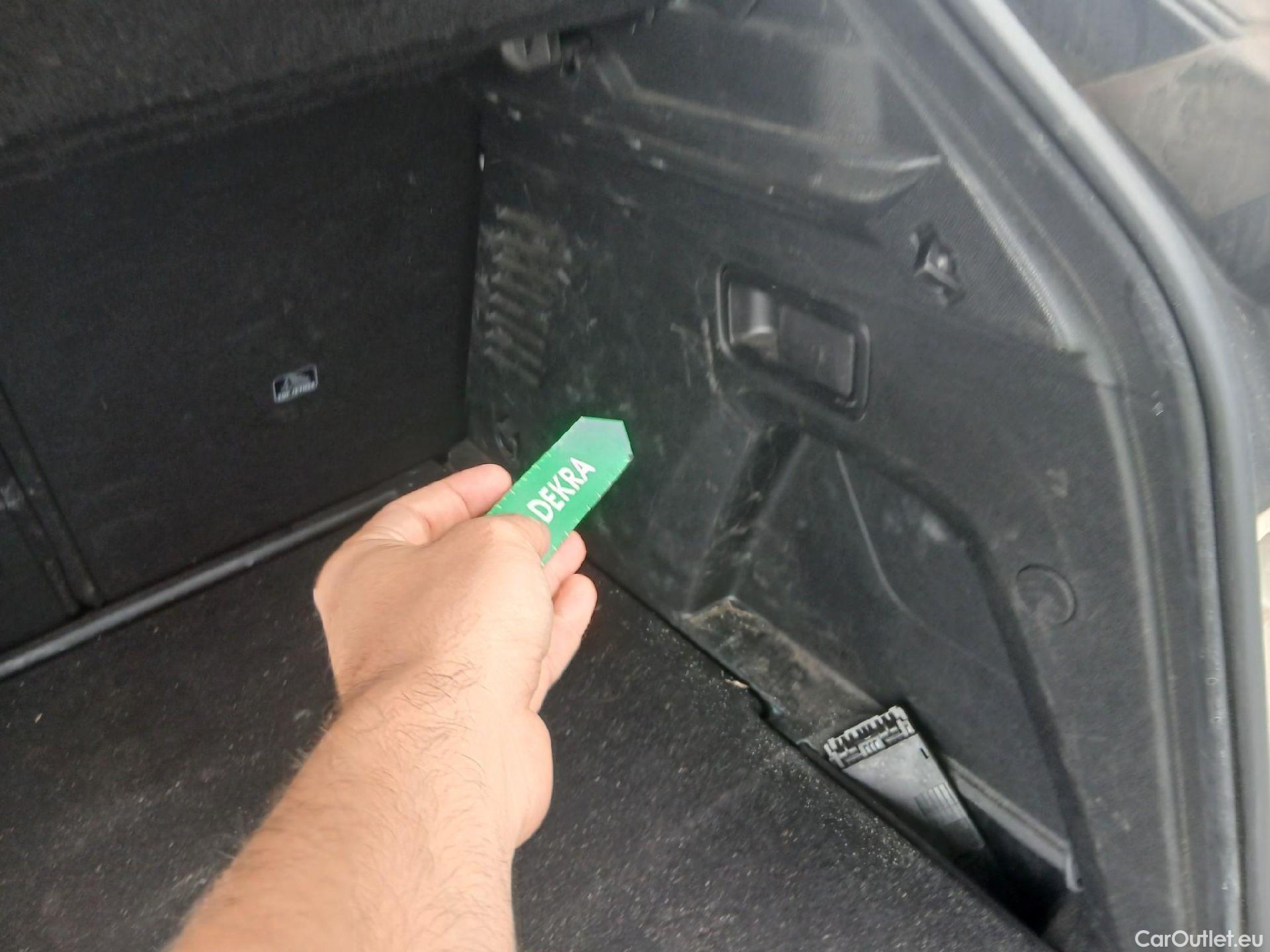  Peugeot  3008 PEUGEOT  / 2020 / 5P / todoterreno 1.5 BlueHDi 96kW S&S GT EAT8 #19