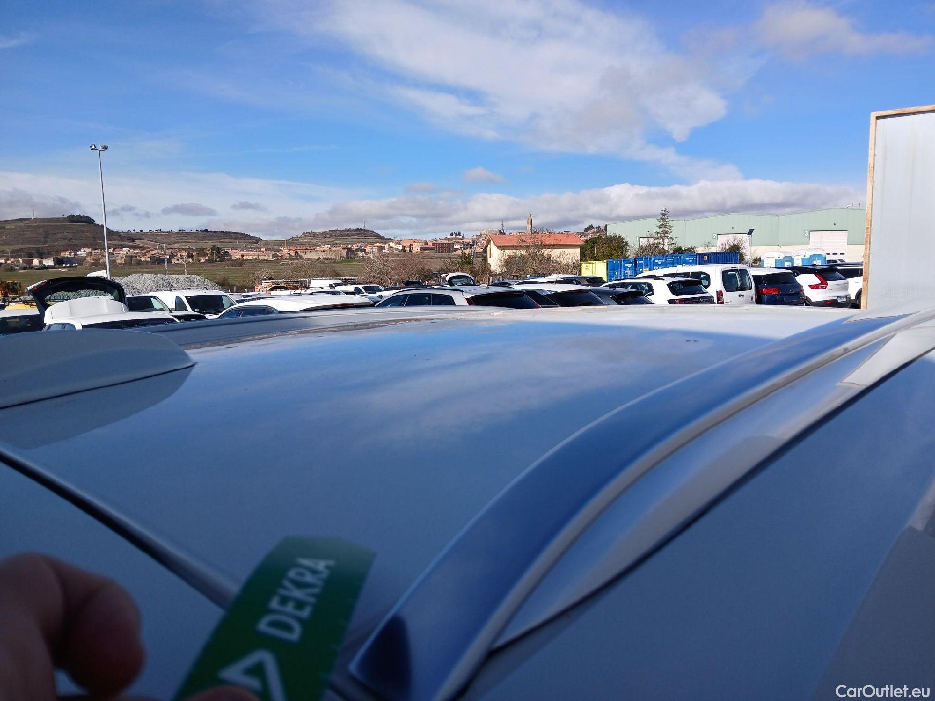  Volvo  XC 40 VOLVO XC40 todoterreno 1.5 T5 Twin Recharge Inscription Ex Auto 260 CV 10 kWh  #40