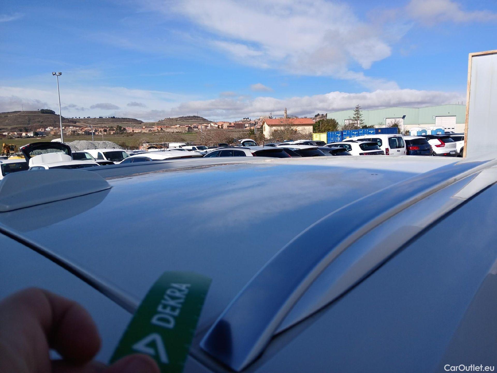  Volvo  XC 40 VOLVO XC40 todoterreno 1.5 T5 Twin Recharge Inscription Ex Auto 260 CV 10 kWh  #39