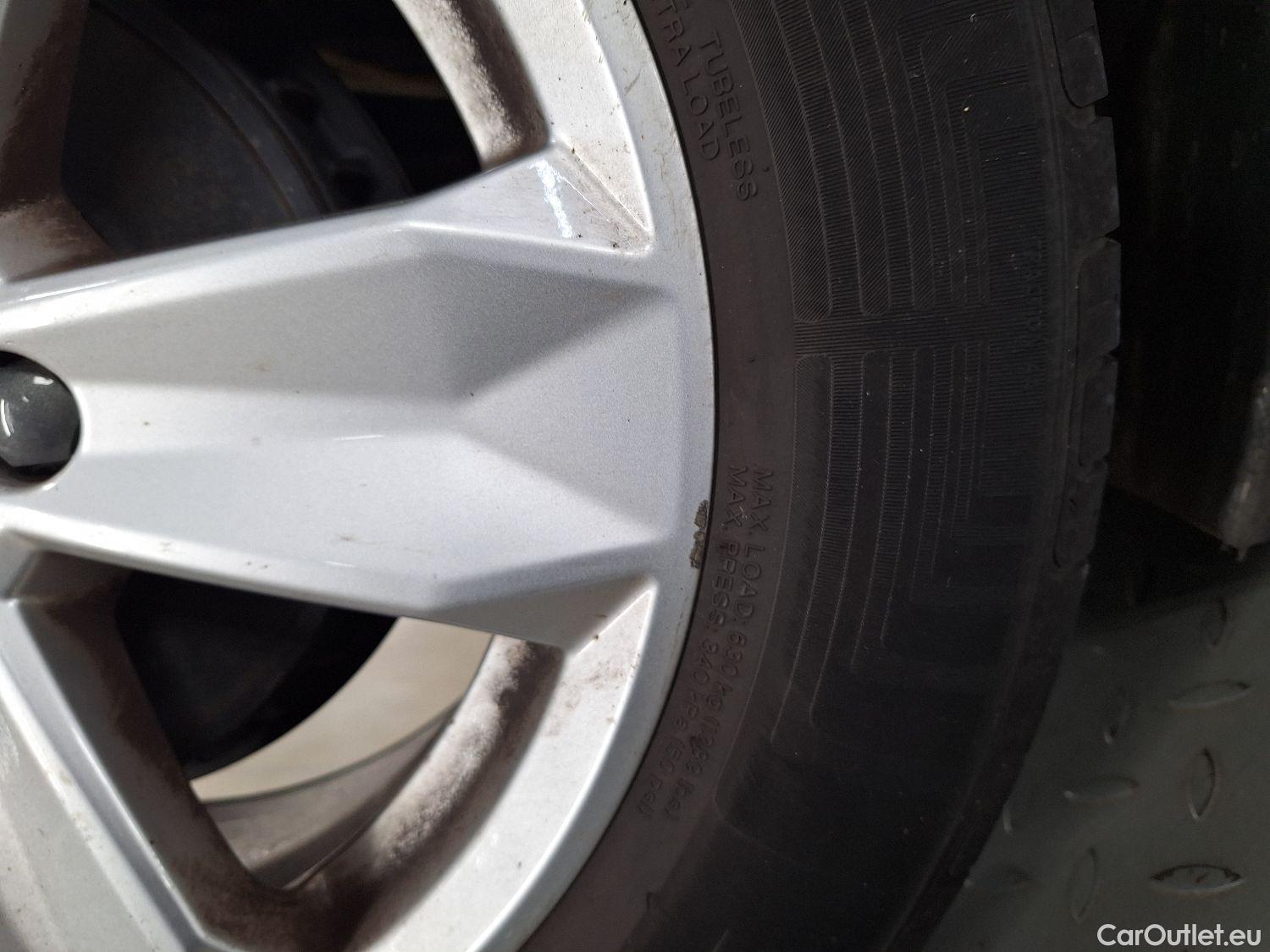  Audi  A1 Sportback Audi, A1 SB '18, Audi  1.0 25 TFSI 70kW S tronic Busine #8