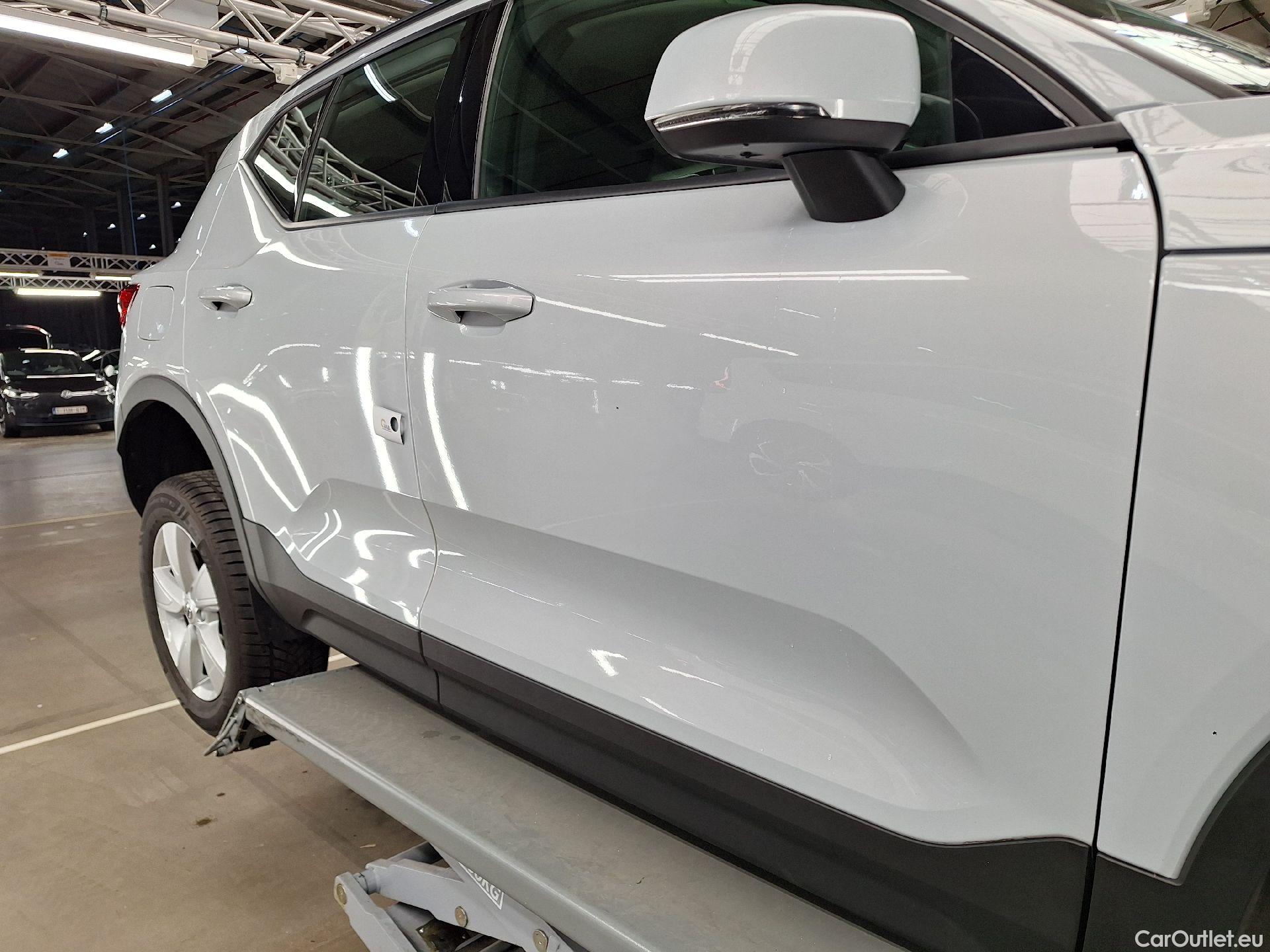  Volvo  XC 40 Volvo, XC40 '17, Volvo XC40 T2 Momentum Core 5d #14