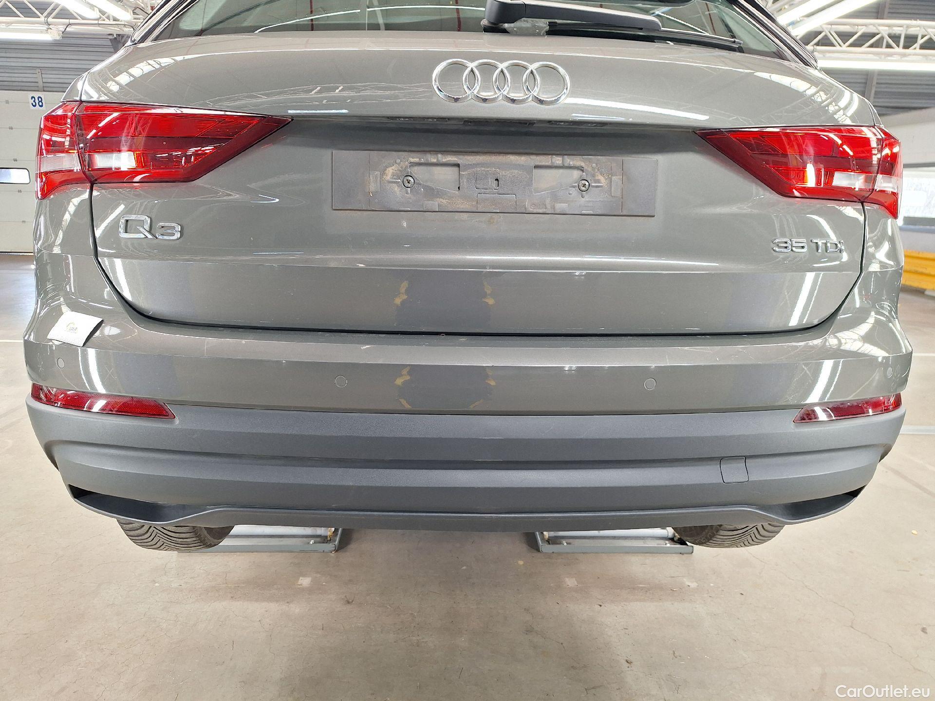  Audi  Q3 Audi,  '18, Audi  35 TDI S Tronic Business Edition 5d #8