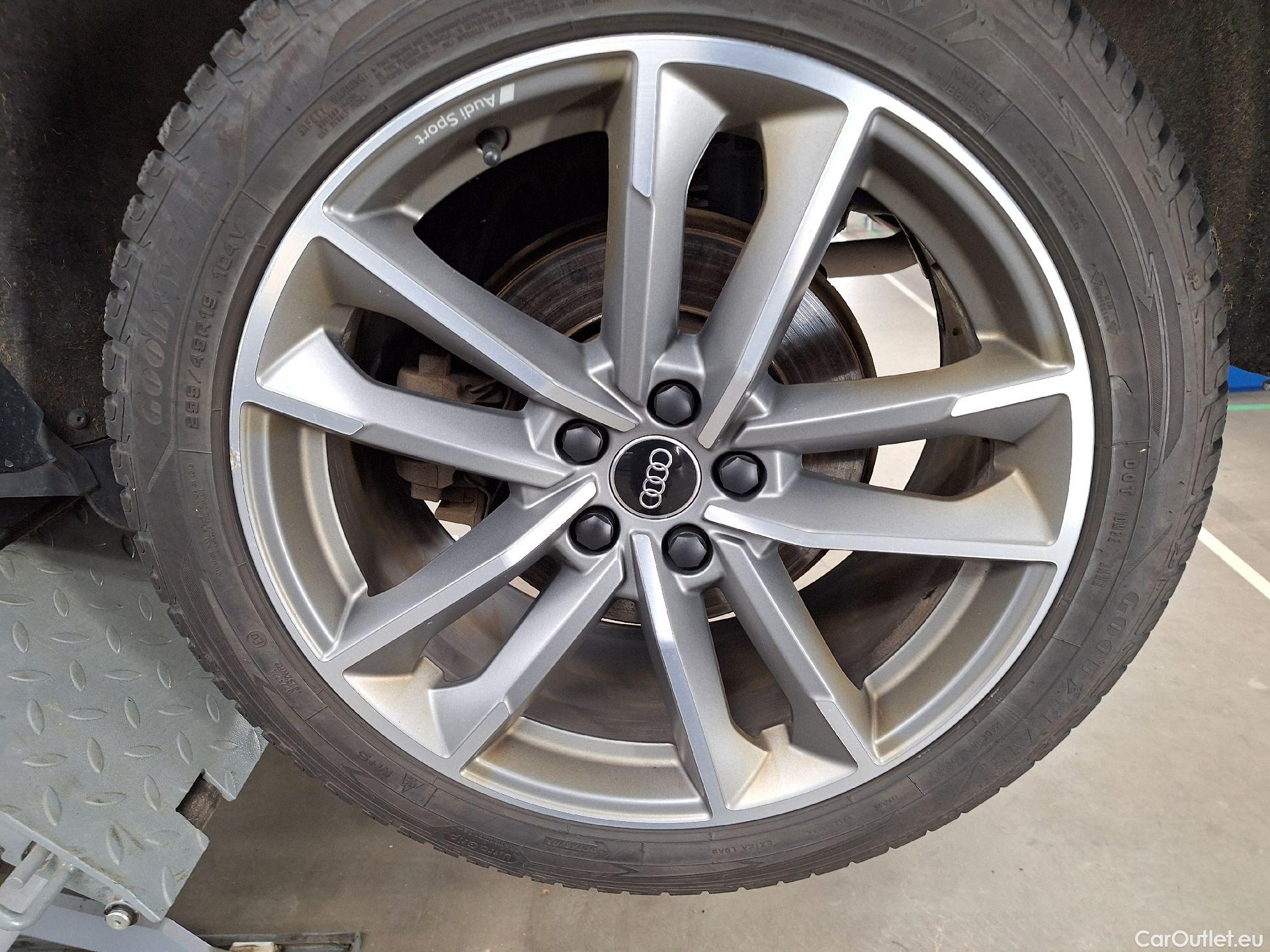  Audi  Q3 Audi,  SB '19 PHEV, Audi  Sportback 45 TFSI e S tronic S Line 5d #3