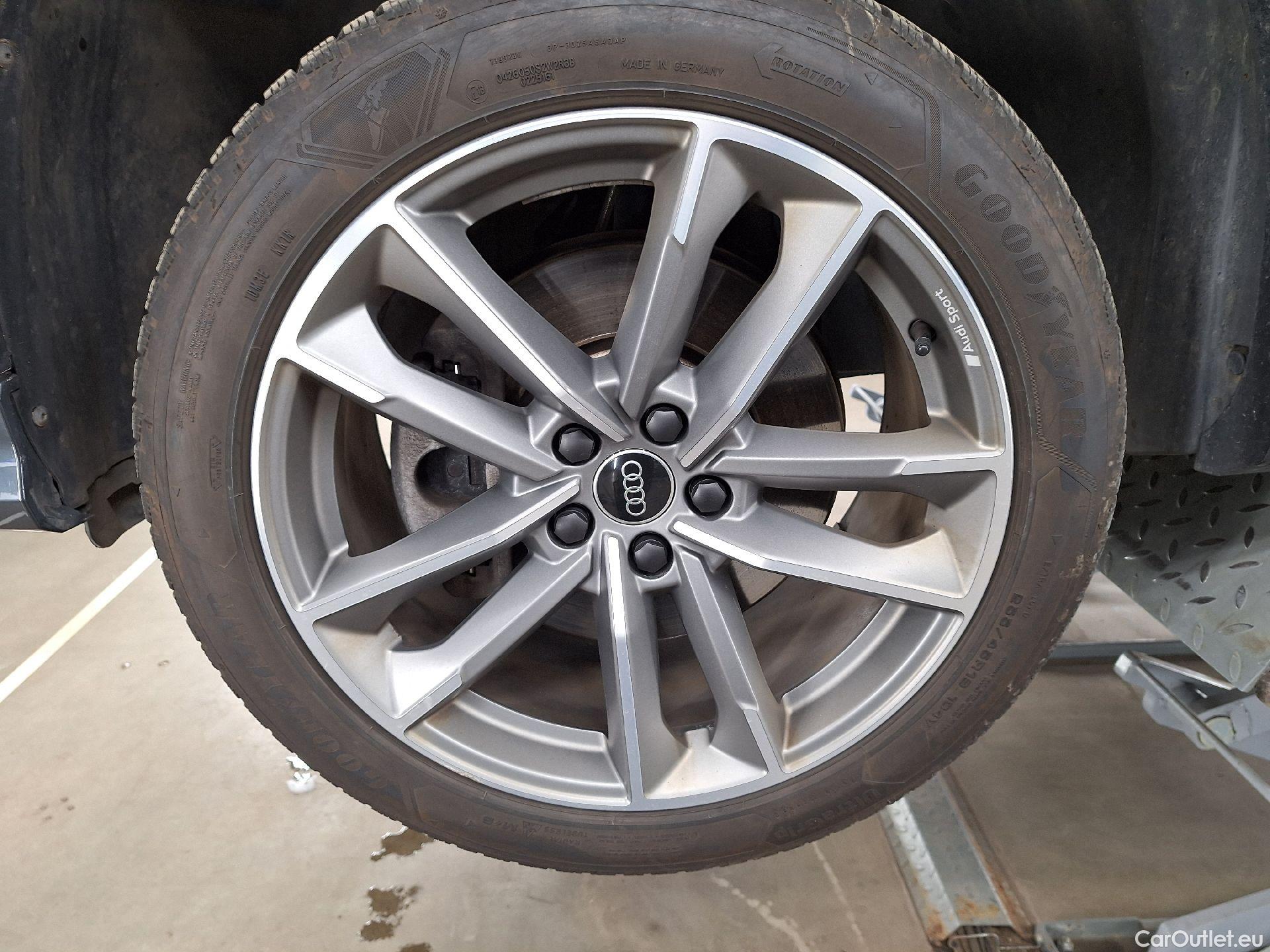  Audi  Q3 Audi,  SB '19 PHEV, Audi  Sportback 45 TFSI e S tronic S Line 5d #1