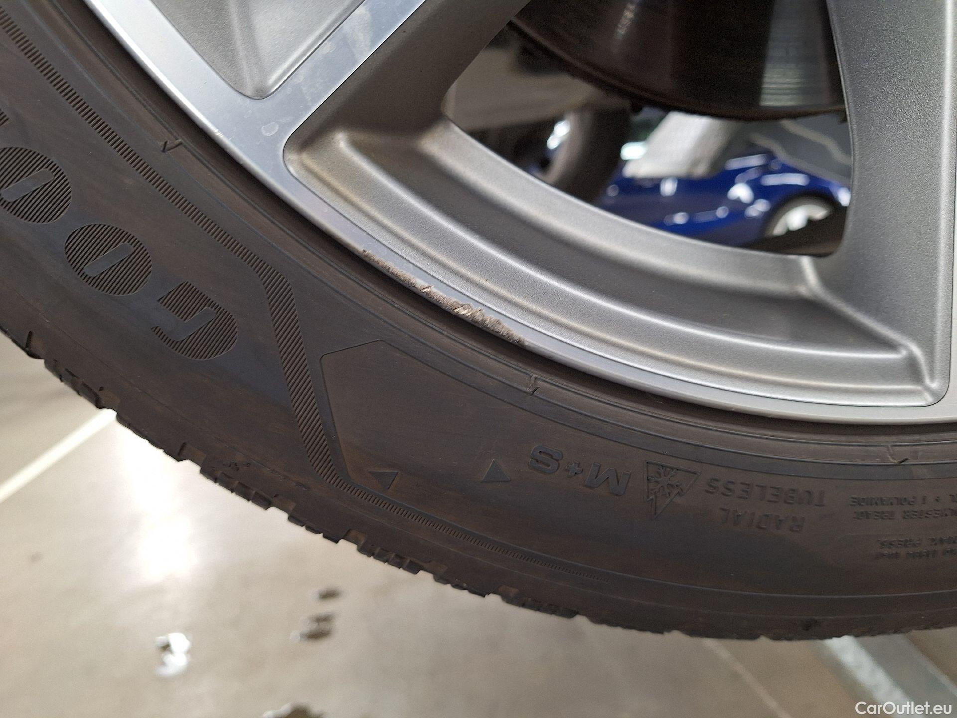  Audi  Q3 Audi,  SB '19 PHEV, Audi  Sportback 45 TFSI e S tronic S Line 5d #2