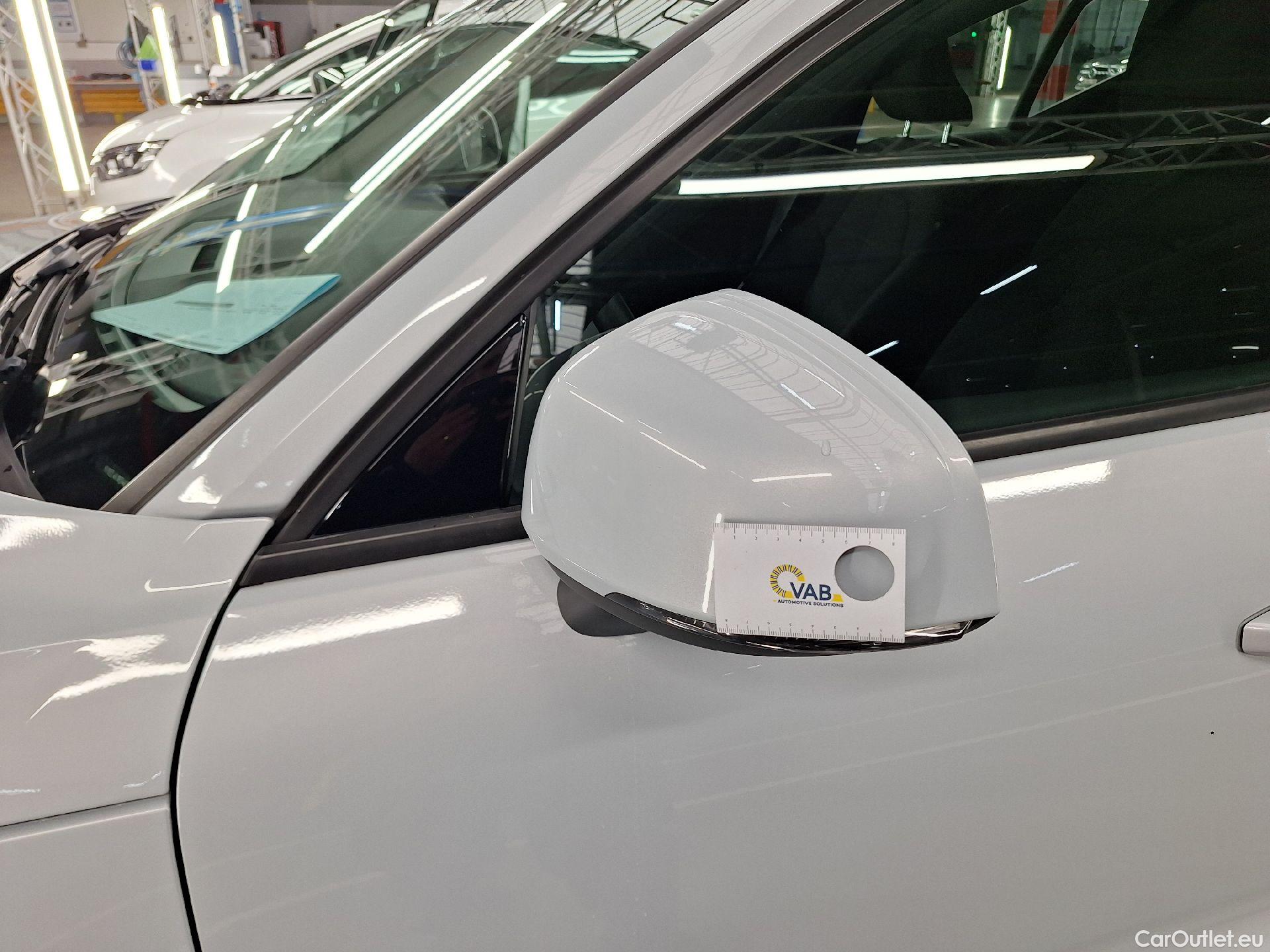  Volvo  XC 40 Volvo, XC40 '17, Volvo XC40 T2 Momentum Core 5d #3