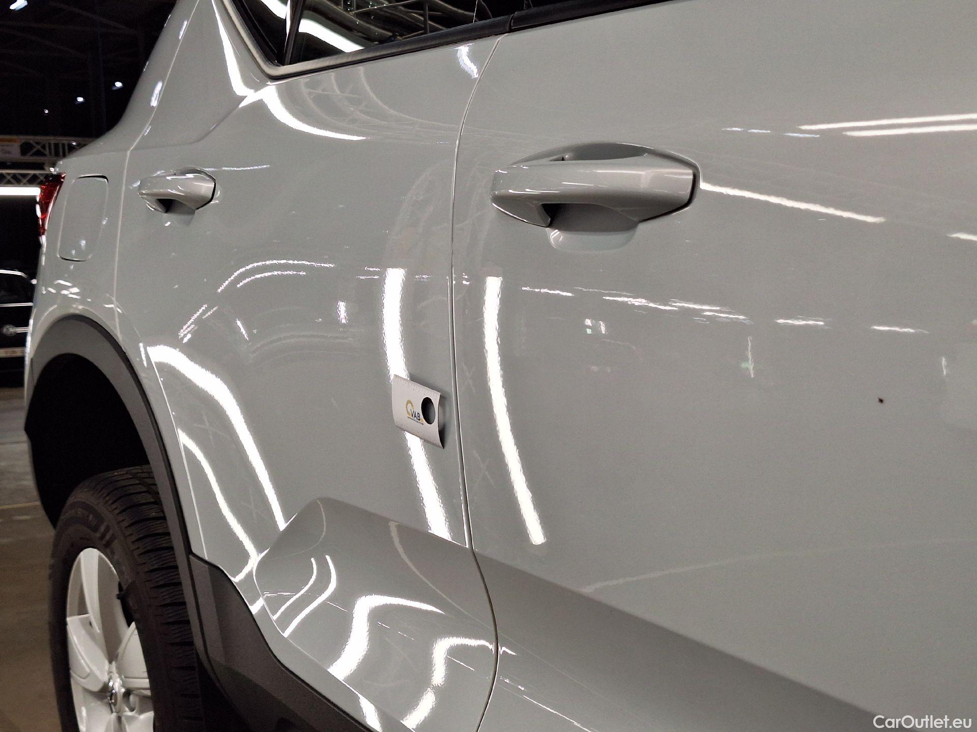  Volvo  XC 40 Volvo, XC40 '17, Volvo XC40 T2 Momentum Core 5d #15