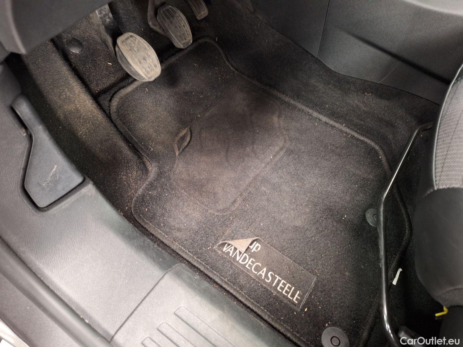  Peugeot  2008 Peugeot,  '19, Peugeot  1.5 BlueHDi 81kW S&S Allure Pack 5d #25