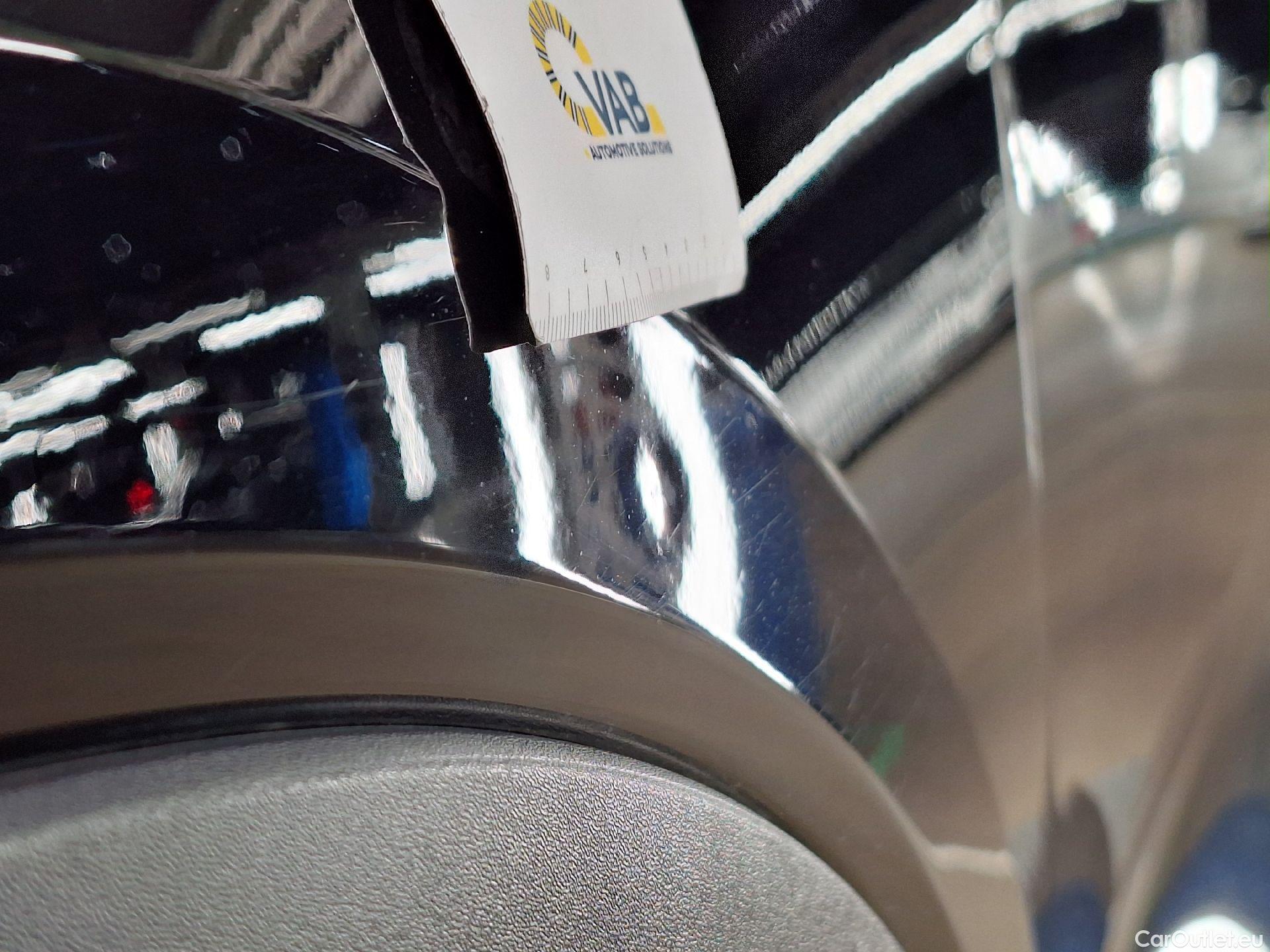  Volvo  XC 40 Volvo, XC40 '17, Volvo XC40 T2 Momentum Core 5d #6