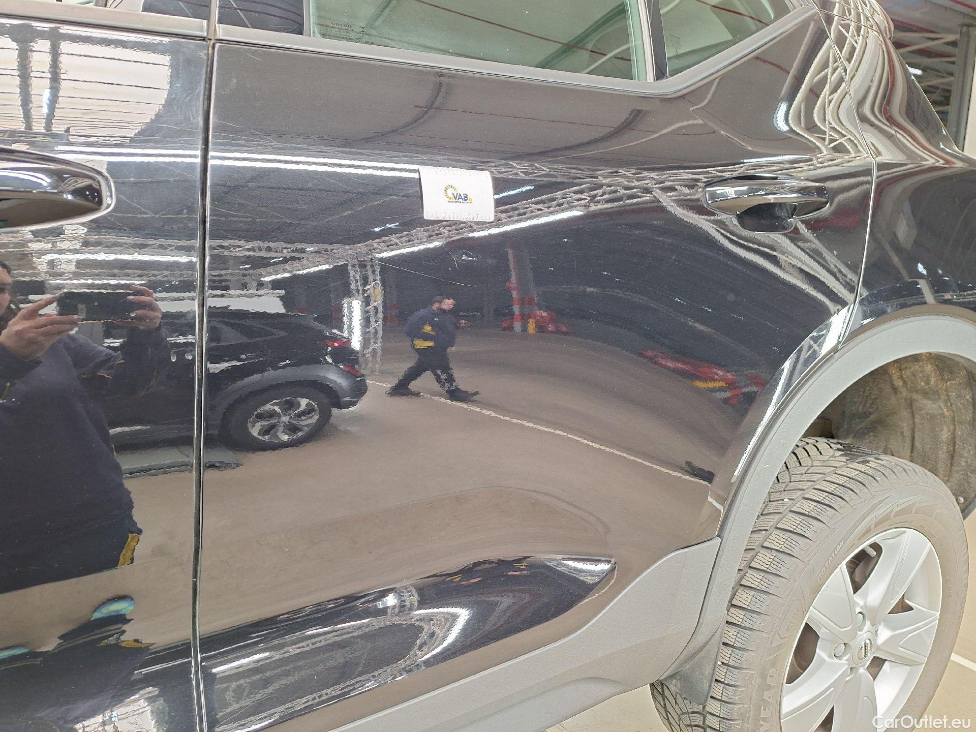  Volvo  XC 40 Volvo, XC40 '17, Volvo XC40 T2 Momentum Core 5d #16