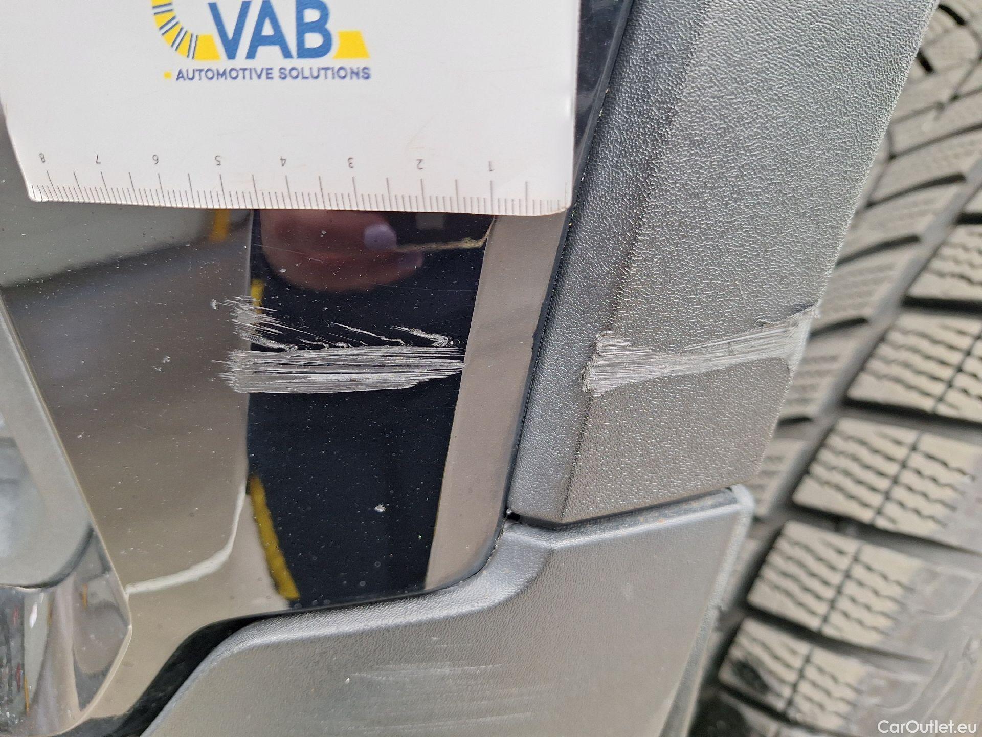  Volvo  XC 40 Volvo, XC40 '17, Volvo XC40 T2 Momentum Core 5d #3