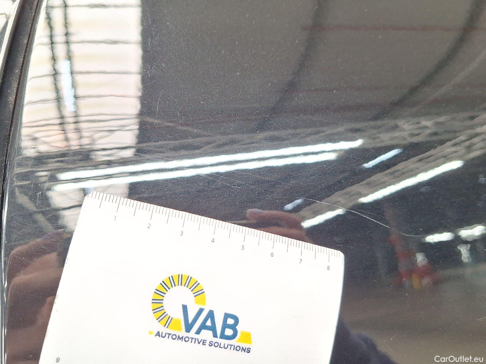  Volvo  XC 40 Volvo, XC40 '17, Volvo XC40 T2 Momentum Core 5d #21