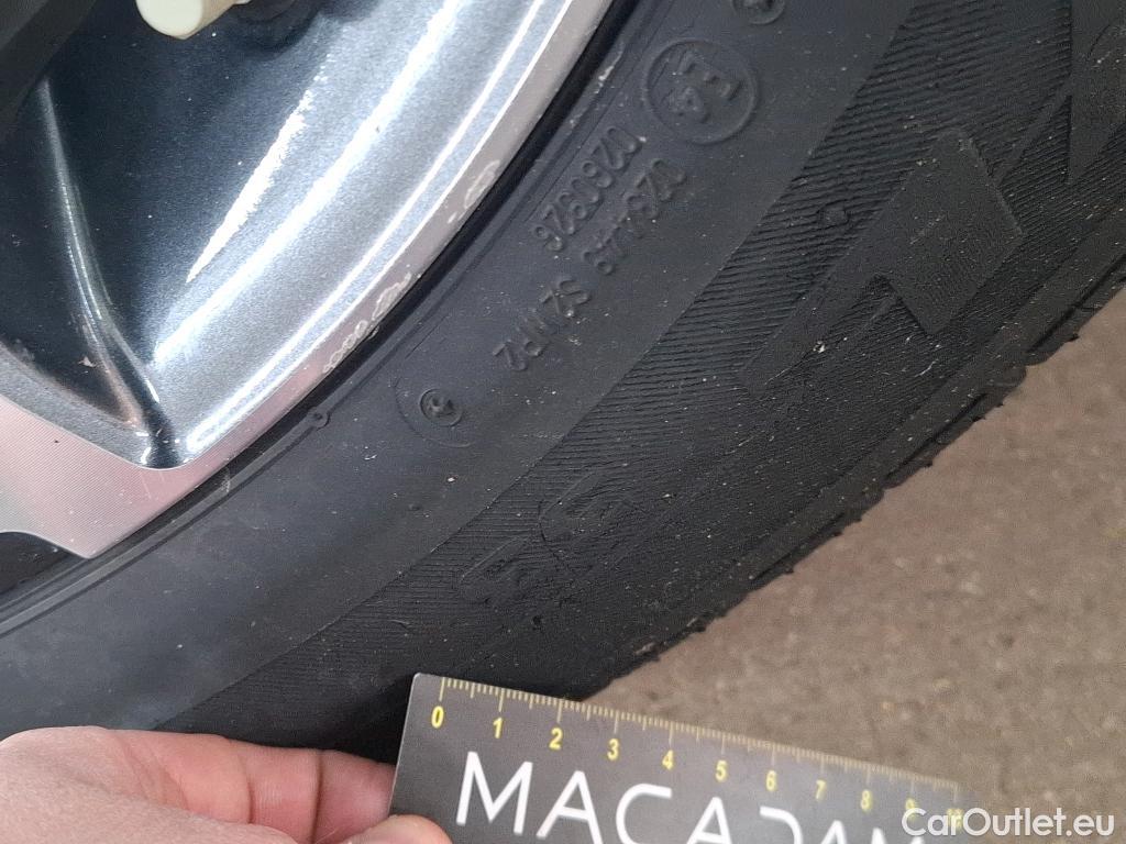  Lexus  NX LEXUS  / 2017 / 5P / SUV 300H 4WD Executive Innovation #17