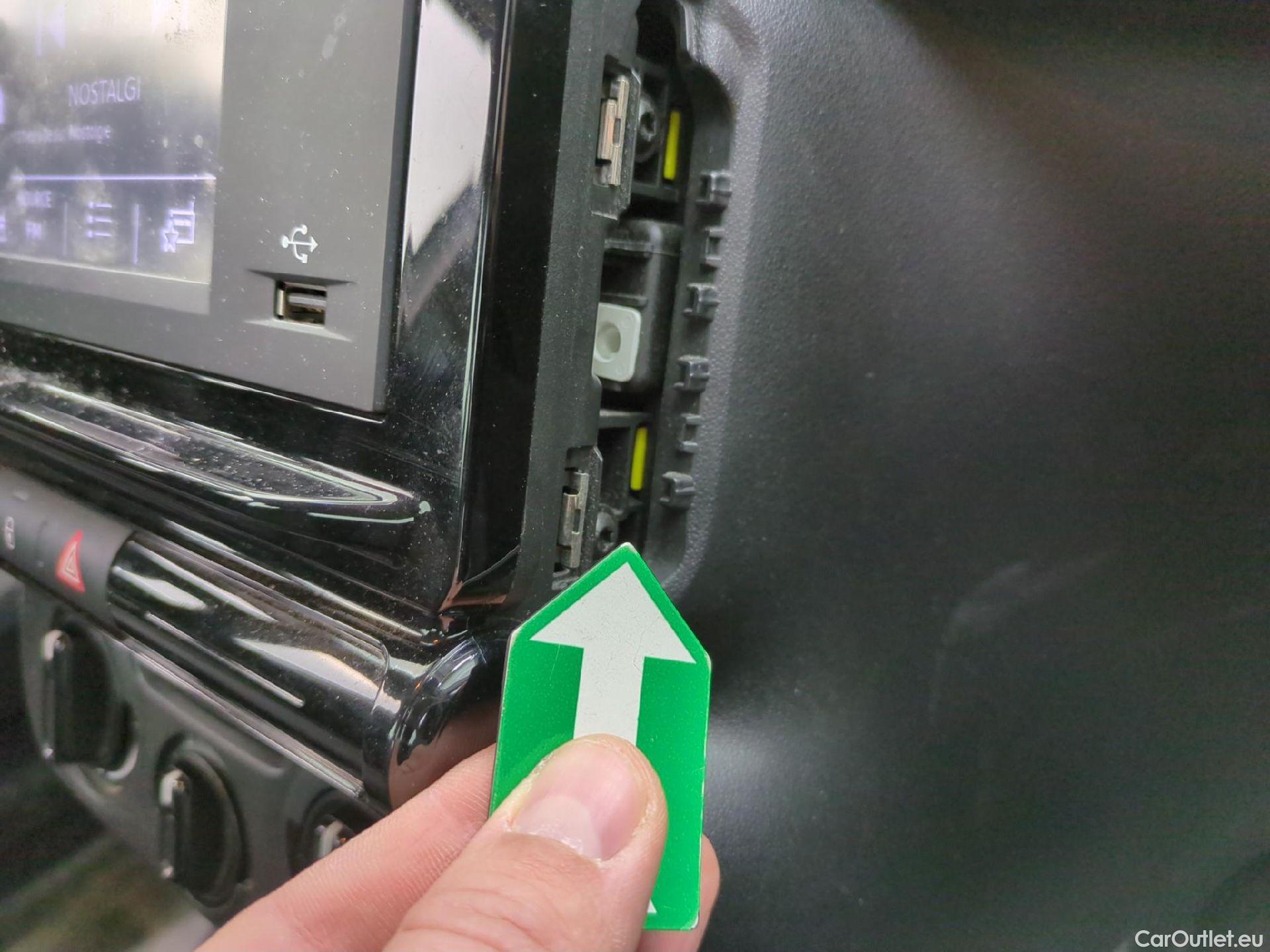  Citroen  C3  Société Feel 1.5 BlueHDI 100CV BVM5 E6dT #4