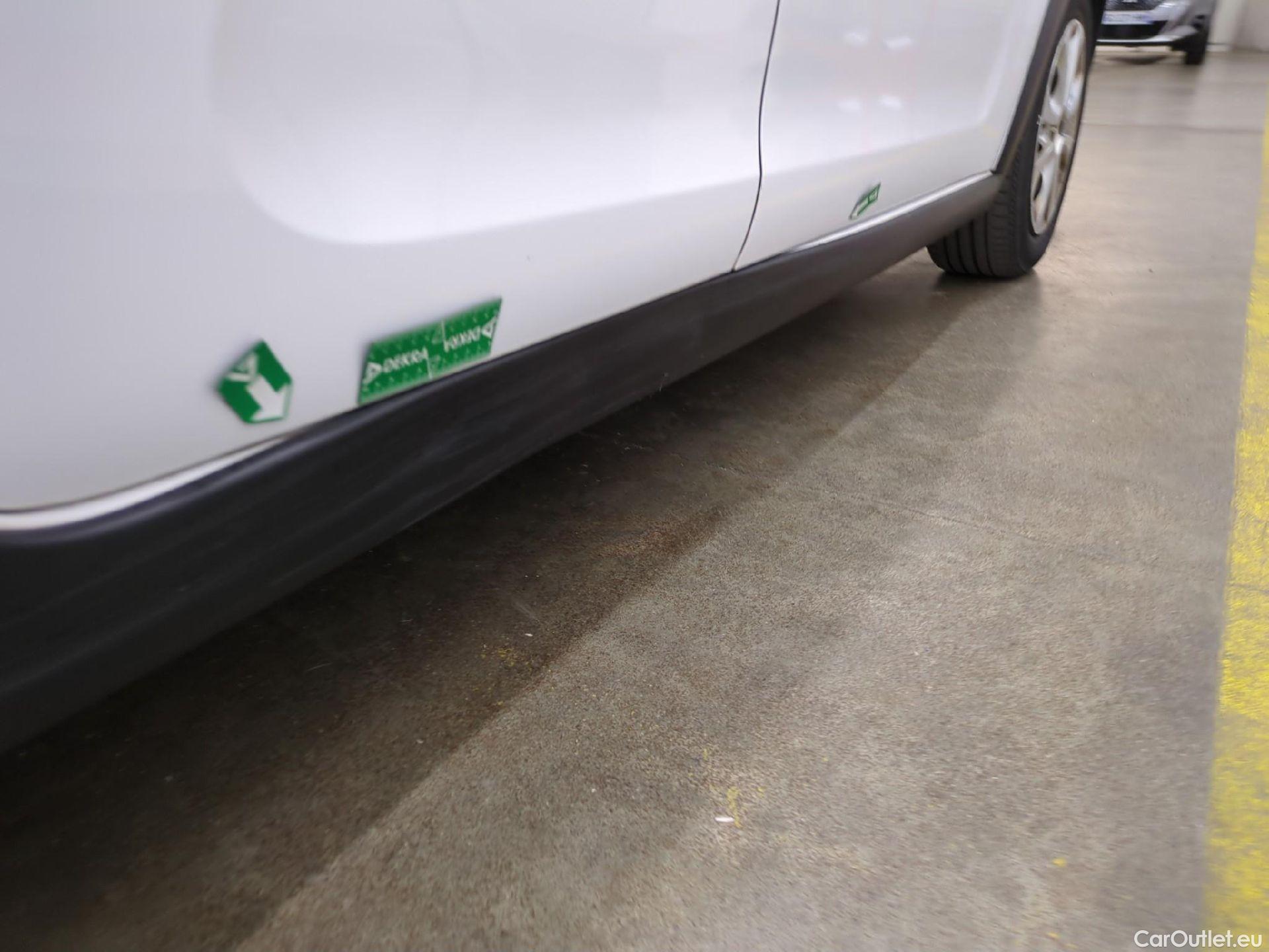  Citroen  C3  Société Feel 1.5 BlueHDI 100CV BVM5 E6dT #12