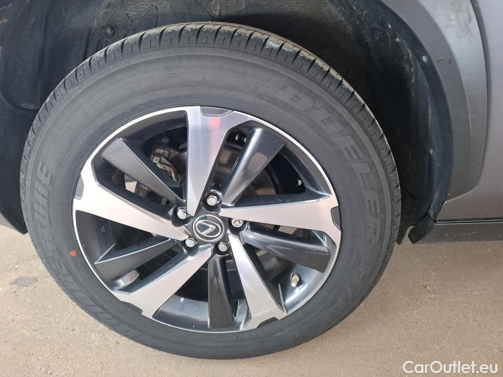  Lexus  NX LEXUS  / 2017 / 5P / SUV 300H 4WD Executive Innovation #13