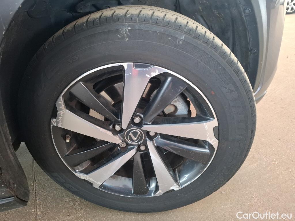  Lexus  NX LEXUS  / 2017 / 5P / SUV 300H 4WD Executive Innovation #34