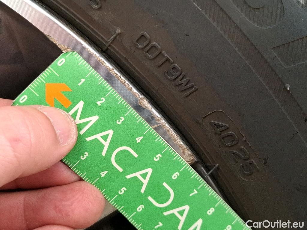  Peugeot  3008  Allure 1.5 HDi 130CV BVA8 E6d #37