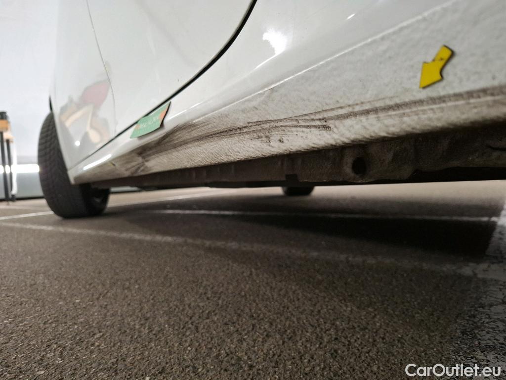  Peugeot  208  Active Pack 1.5 HDi 100CV BVM6 E6d #2