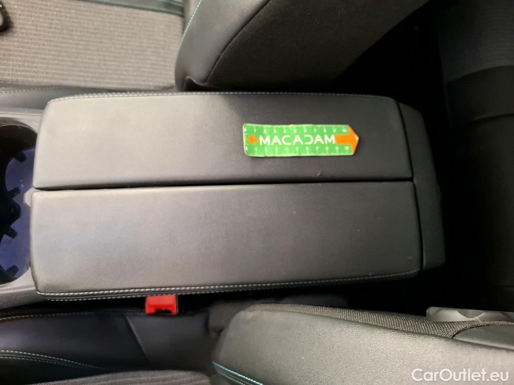  Peugeot  3008  Allure 1.5 HDi 130CV BVA8 E6d #30